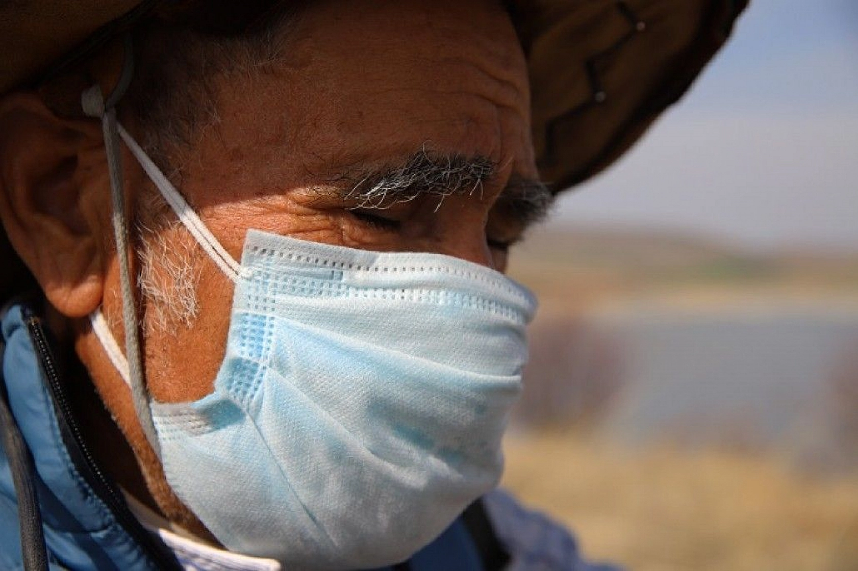 Adada çiçekler açtı