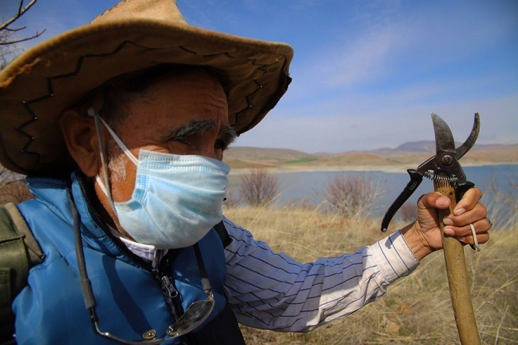 Adada çiçekler açtı