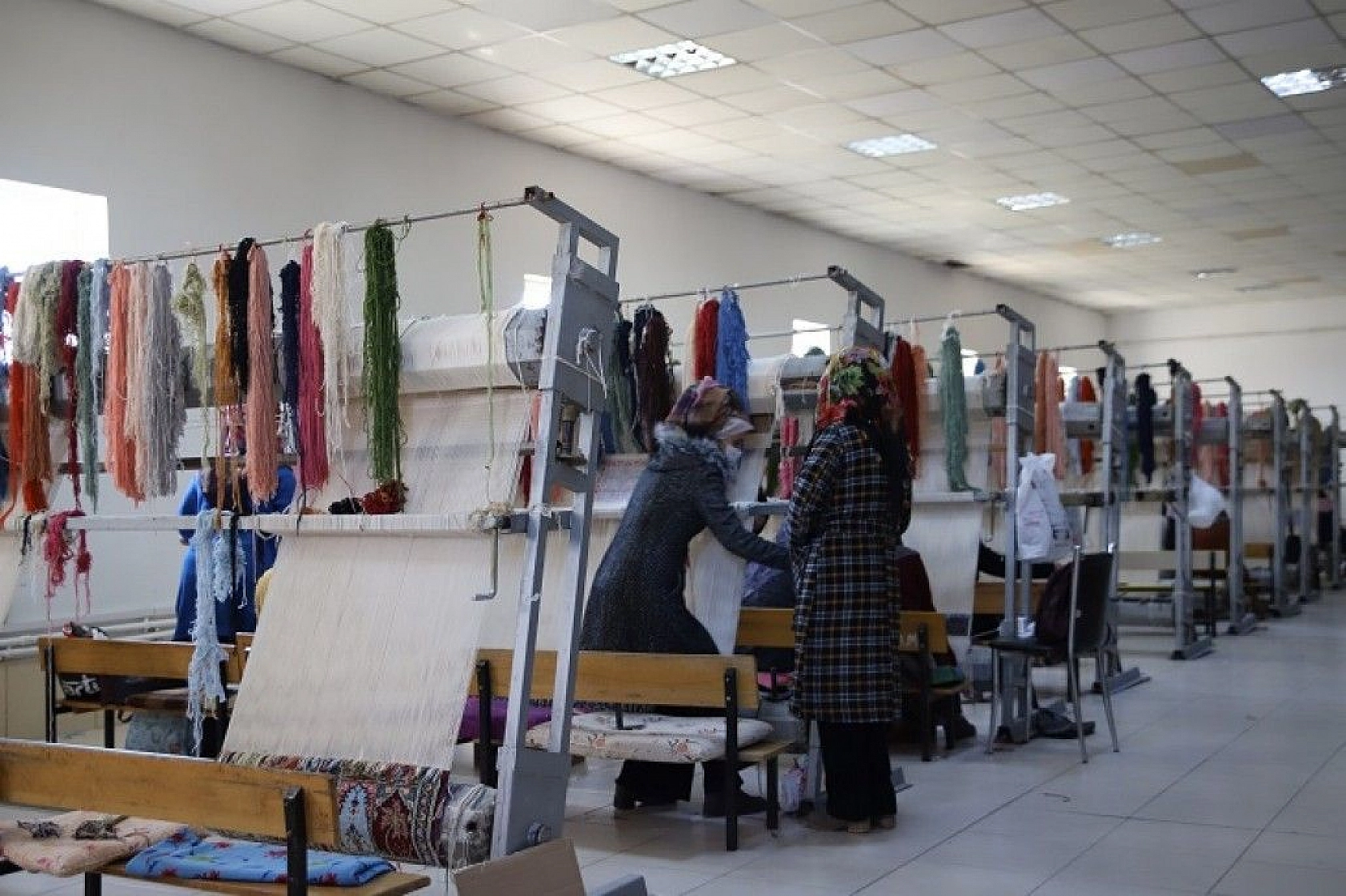 Mahalledeki sosyal tesis, 13 yıldır kadınlara iş kapısı oluyor