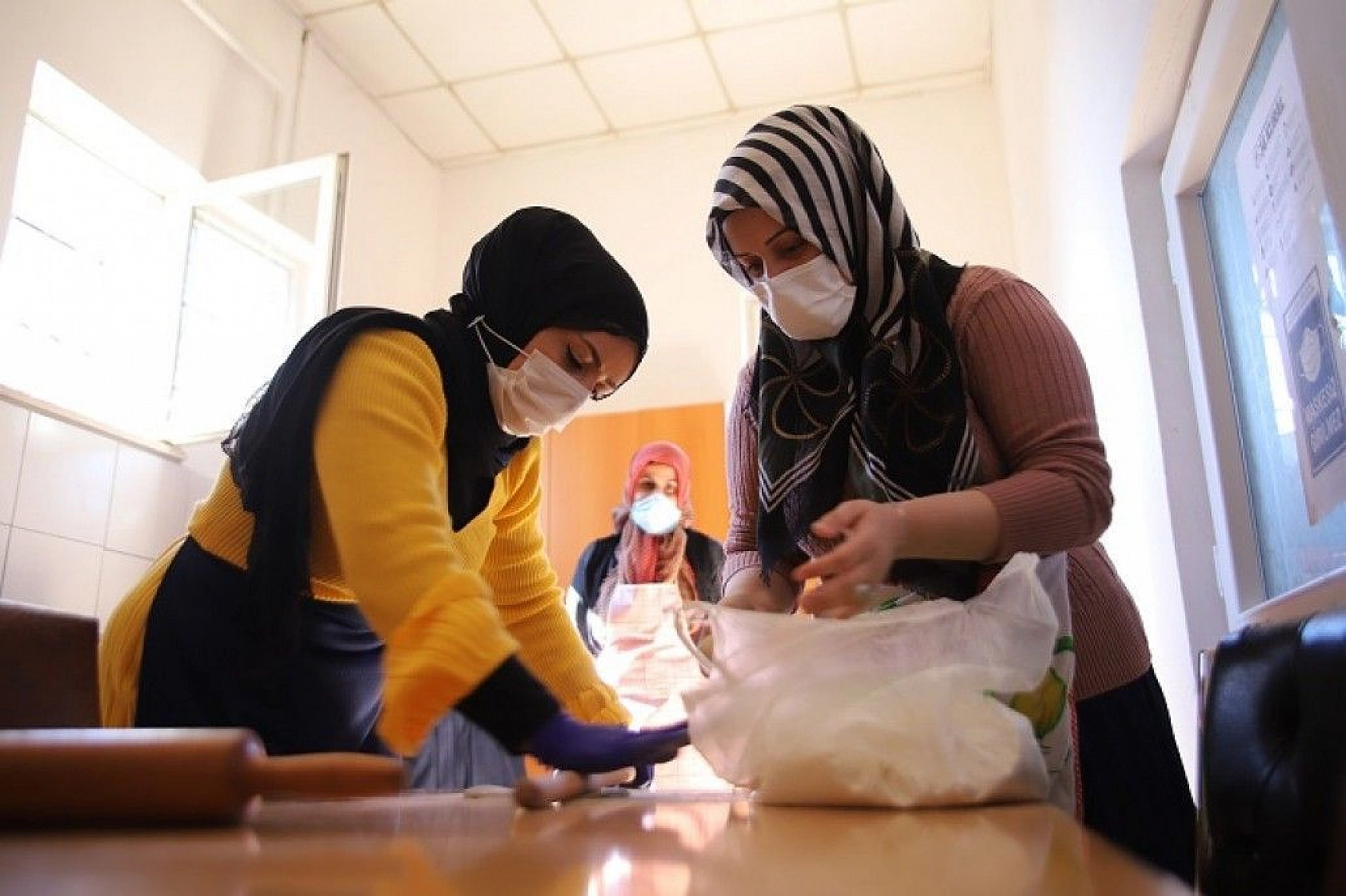 Mahalledeki sosyal tesis, 13 yıldır kadınlara iş kapısı oluyor