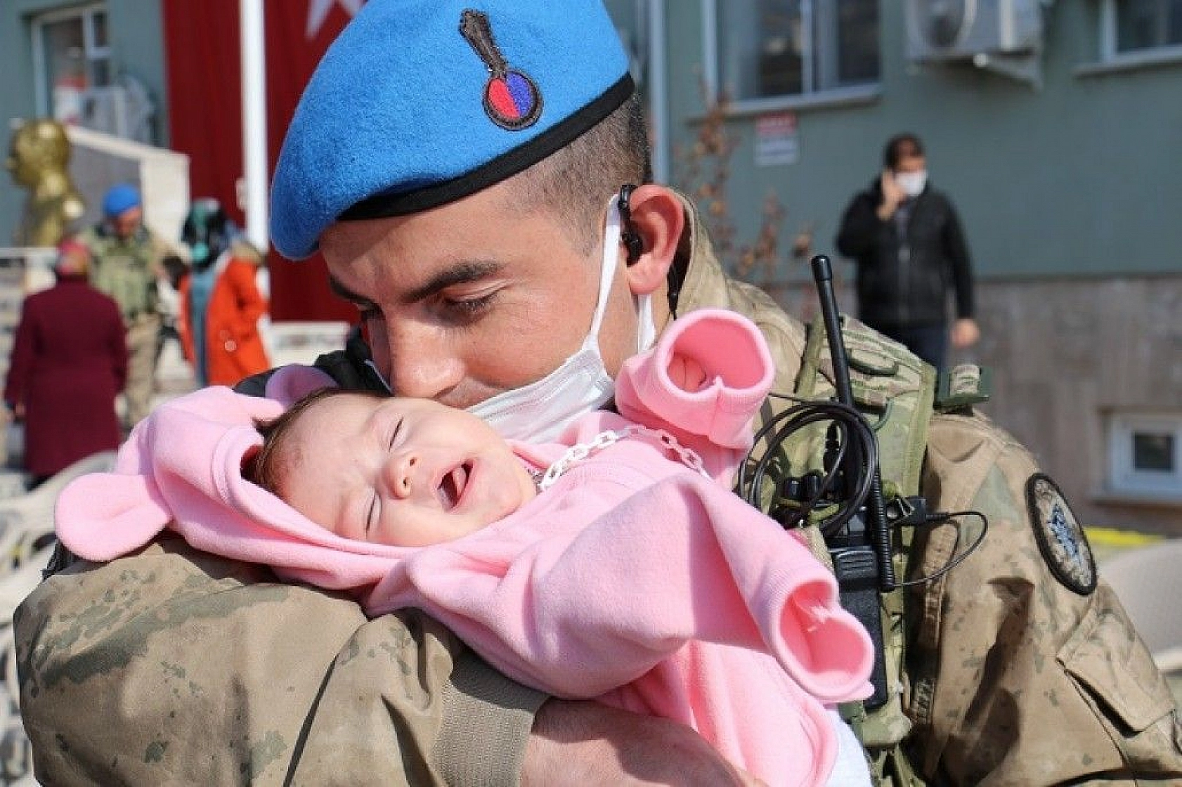 JÖH timleri Elazığ'dan Suriyeye uğurlandı