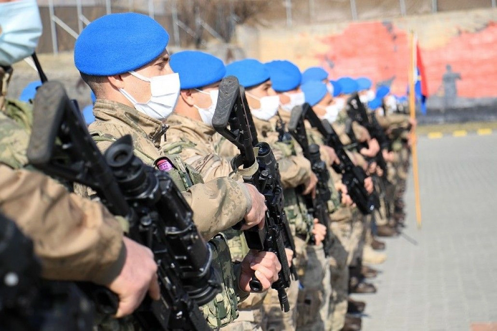 JÖH timleri Elazığ'dan Suriyeye uğurlandı