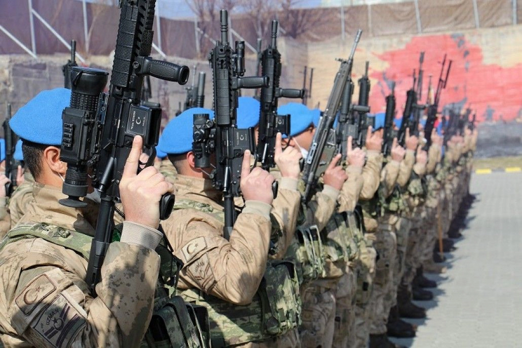 JÖH timleri Elazığ'dan Suriyeye uğurlandı