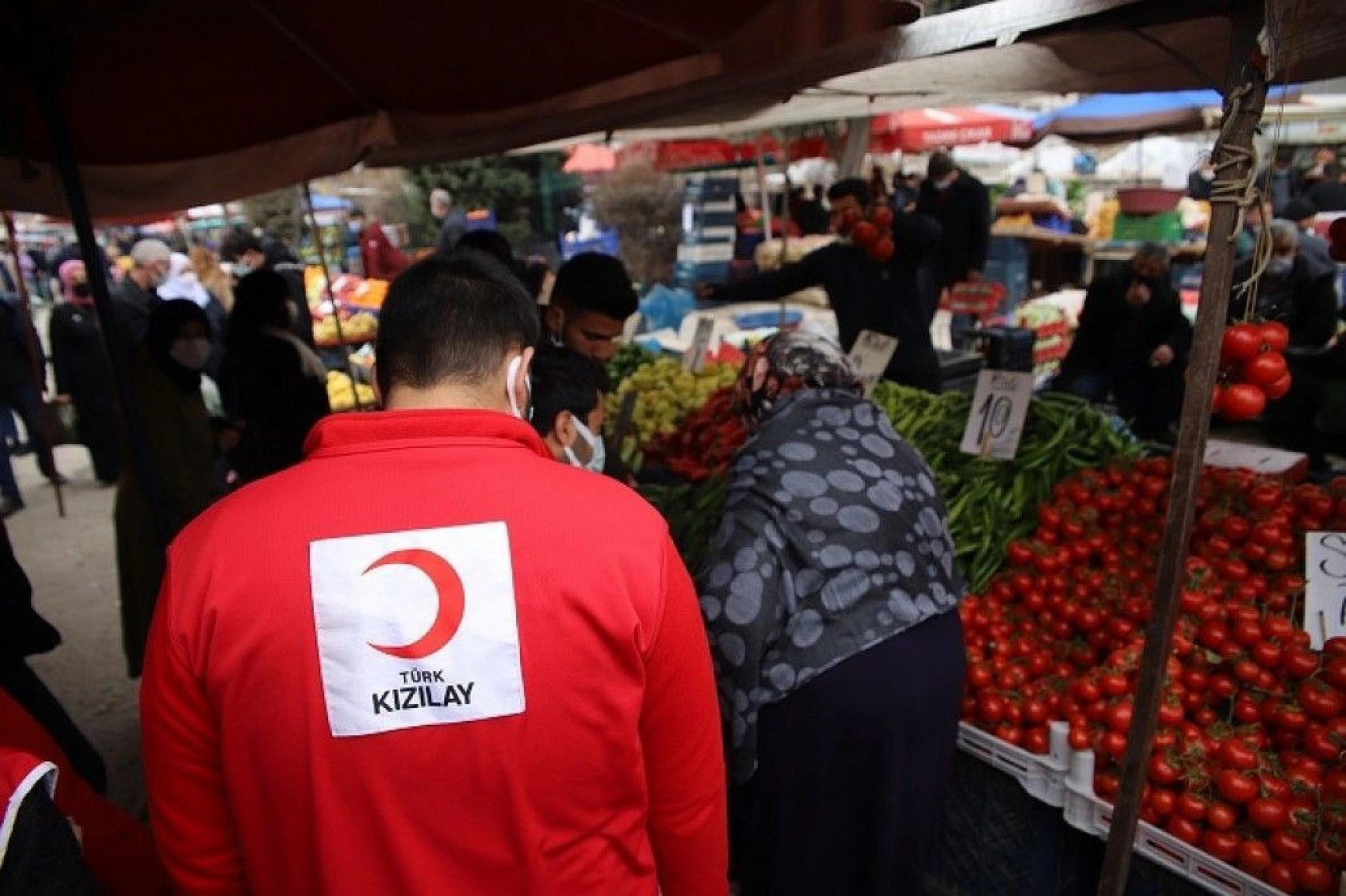 Genç gönüllülerden vefalı hareket