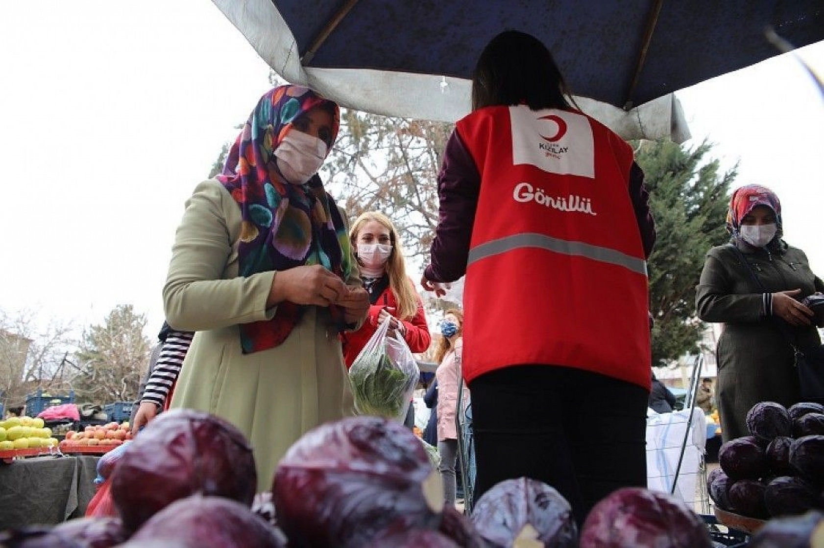 Genç gönüllülerden vefalı hareket
