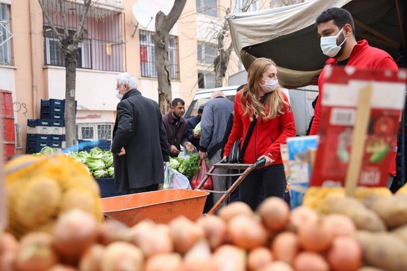 Genç gönüllülerden vefalı hareket