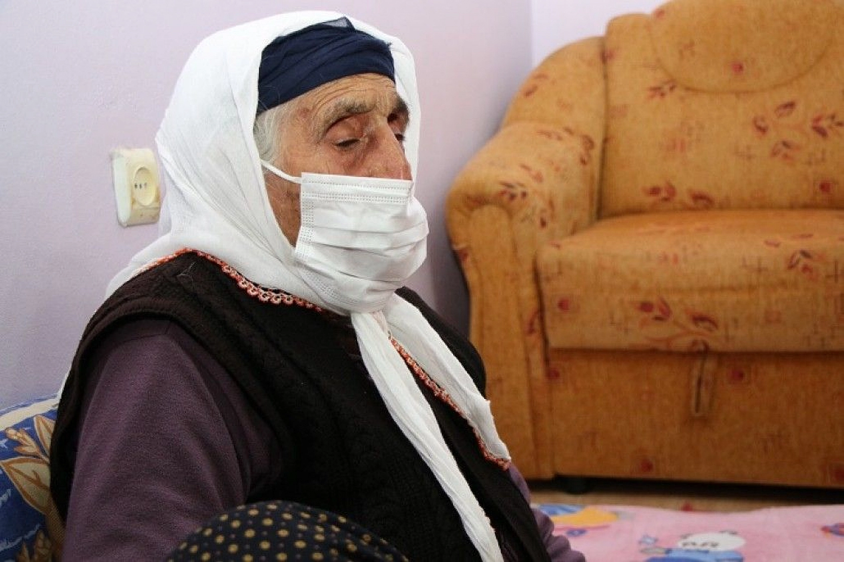 Şahide nine 103 yaşına girdi, ilk defa doğum günü kutladı, ilk defa vali gördü