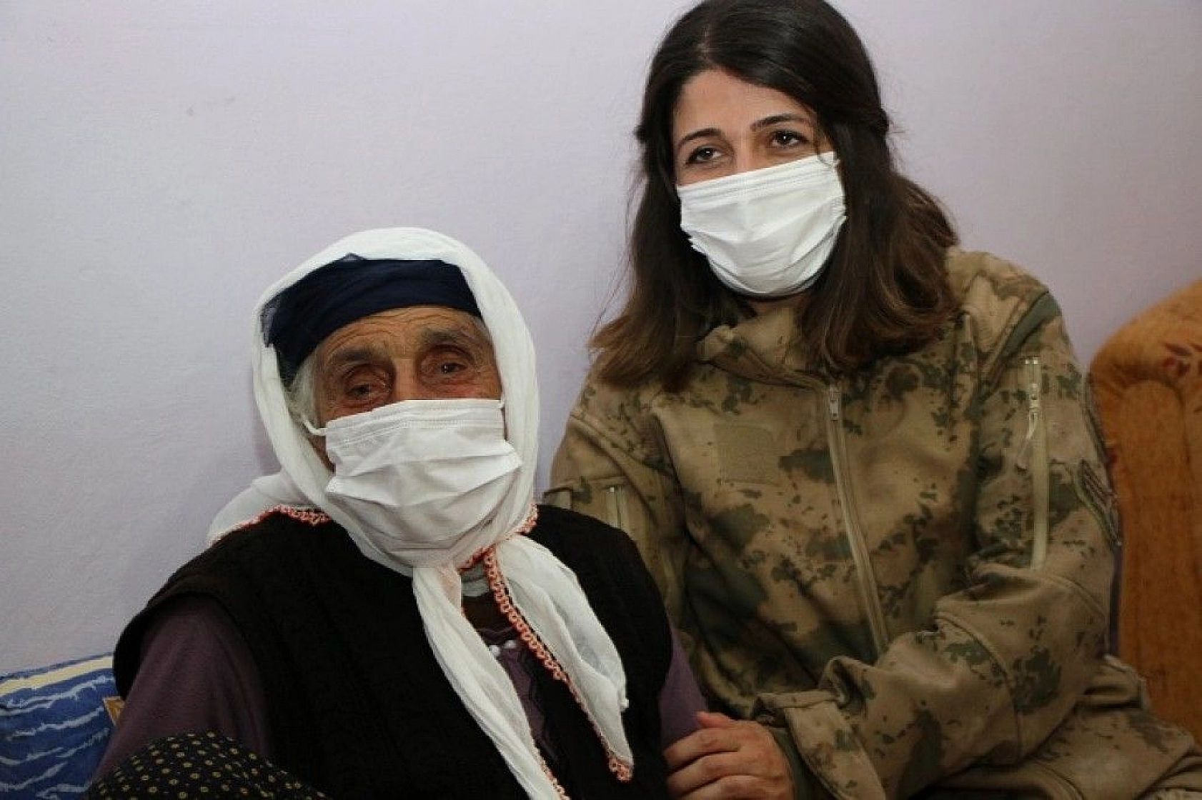 Şahide nine 103 yaşına girdi, ilk defa doğum günü kutladı, ilk defa vali gördü