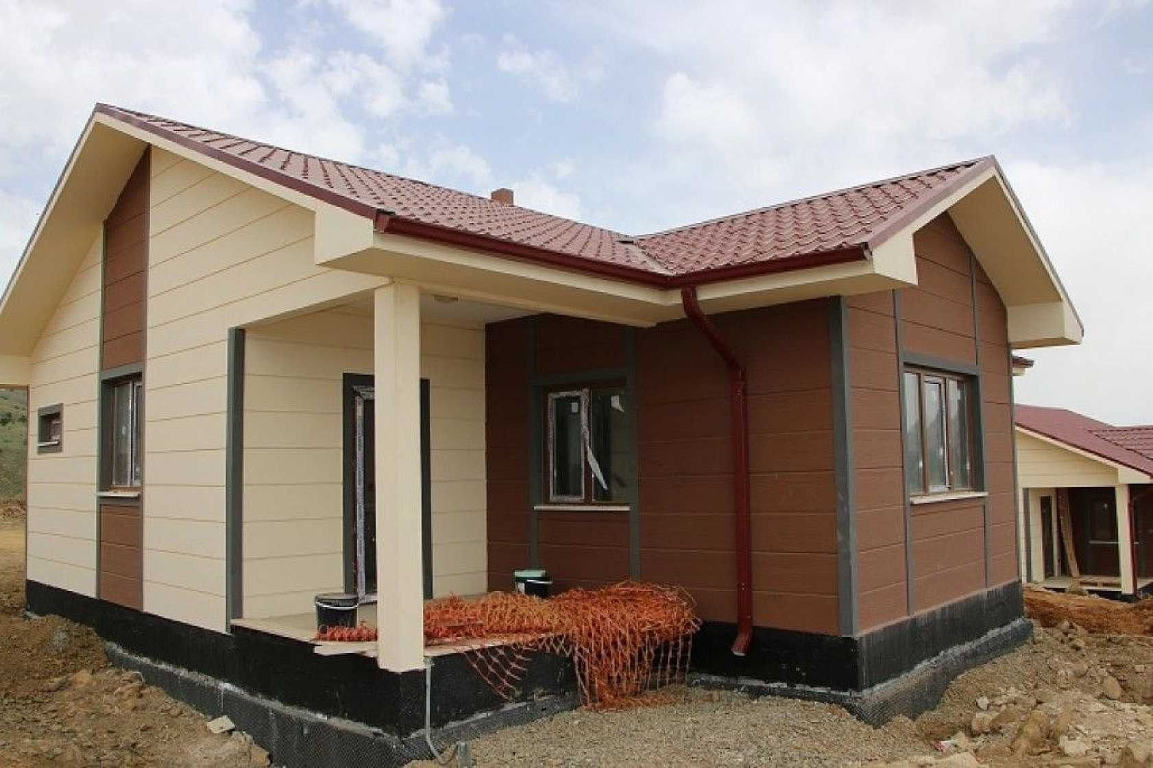 Elazığ'ın 300 köyünde, çelik konutlar yükseliyor