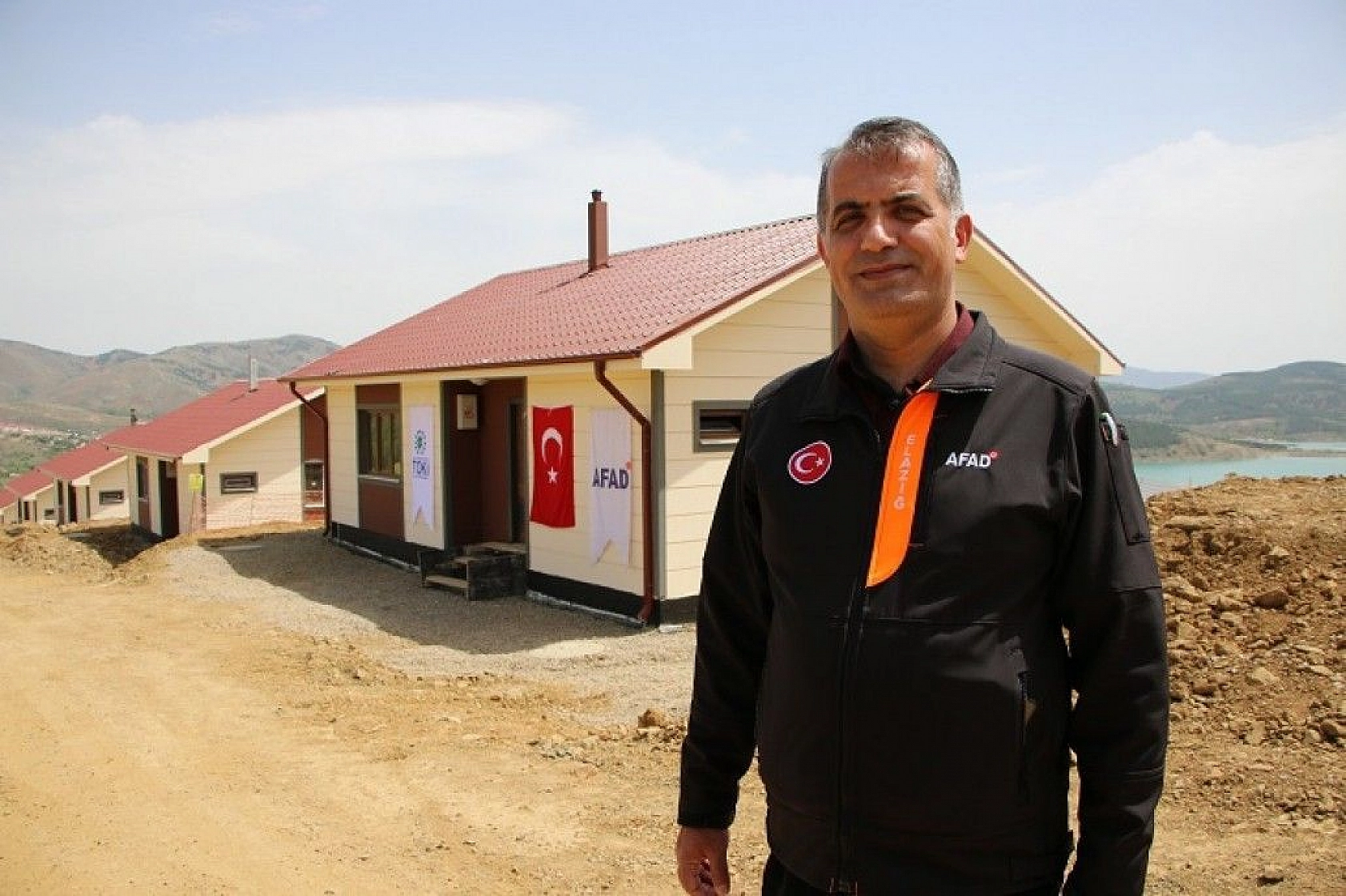 Elazığ'ın 300 köyünde, çelik konutlar yükseliyor