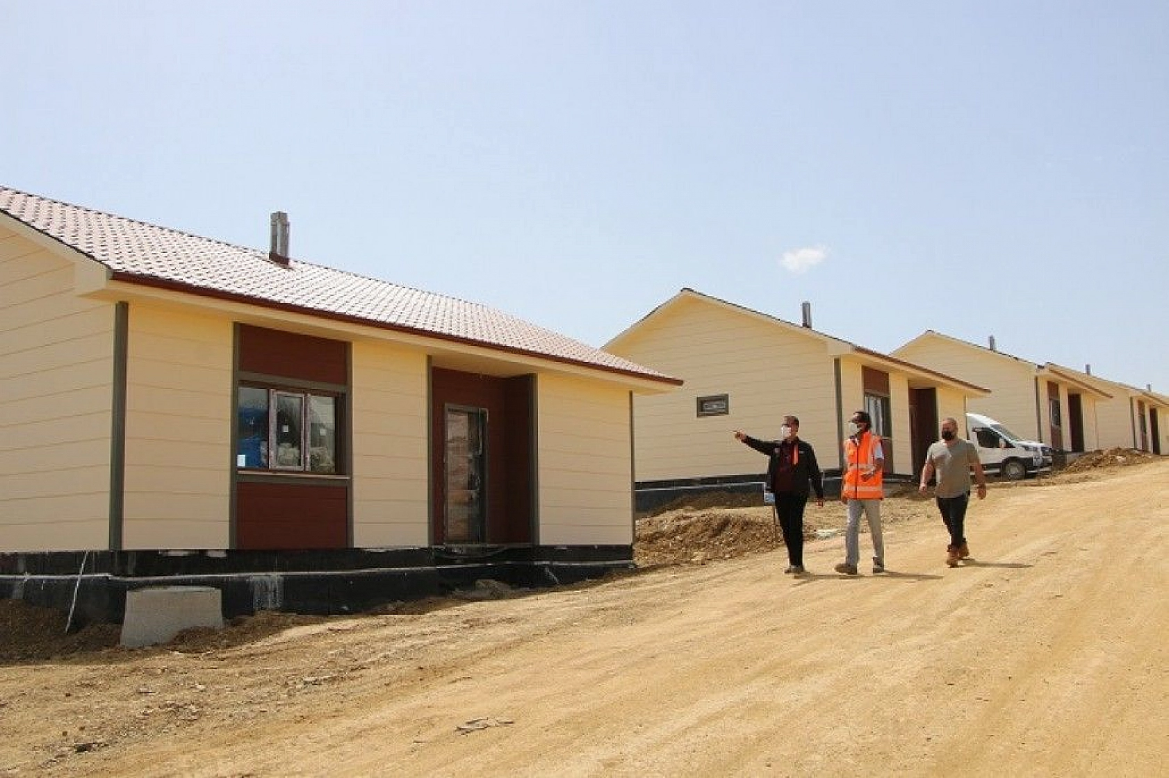 Elazığ'ın 300 köyünde, çelik konutlar yükseliyor