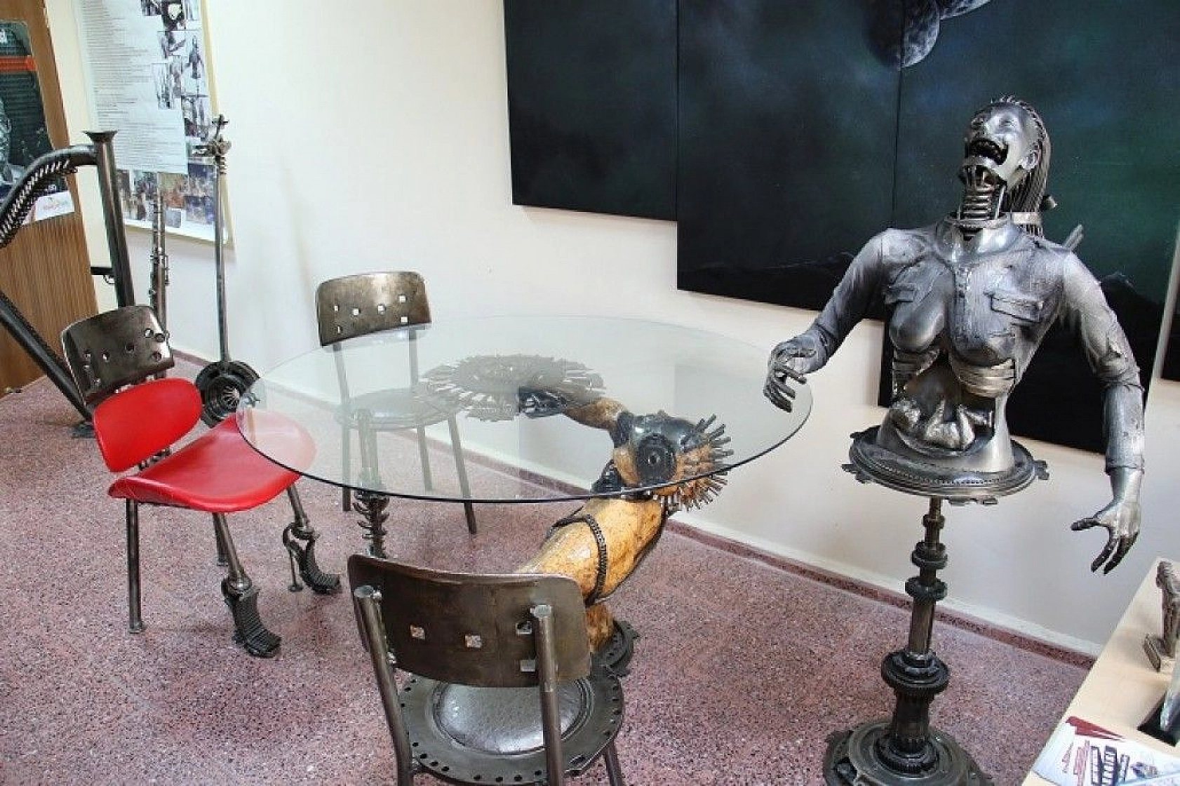 Her atık çöp değil, metali sanata çeviren 'Demir Adam'