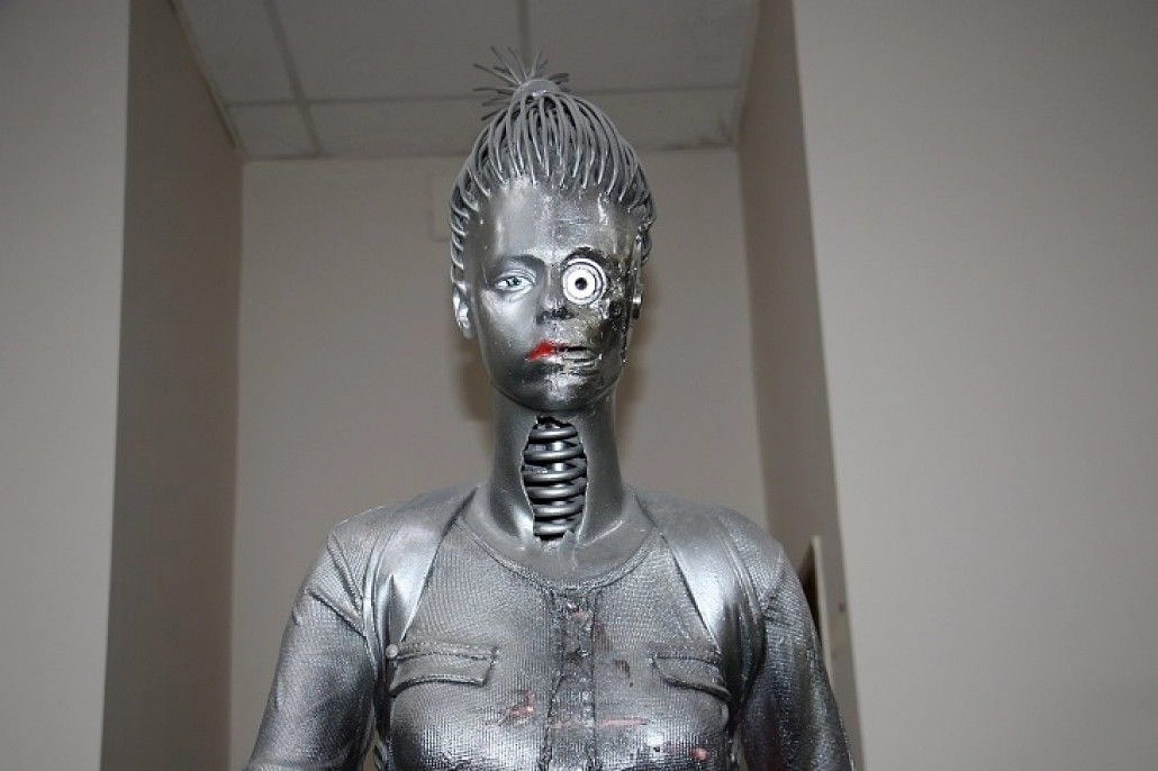 Her atık çöp değil, metali sanata çeviren 'Demir Adam'