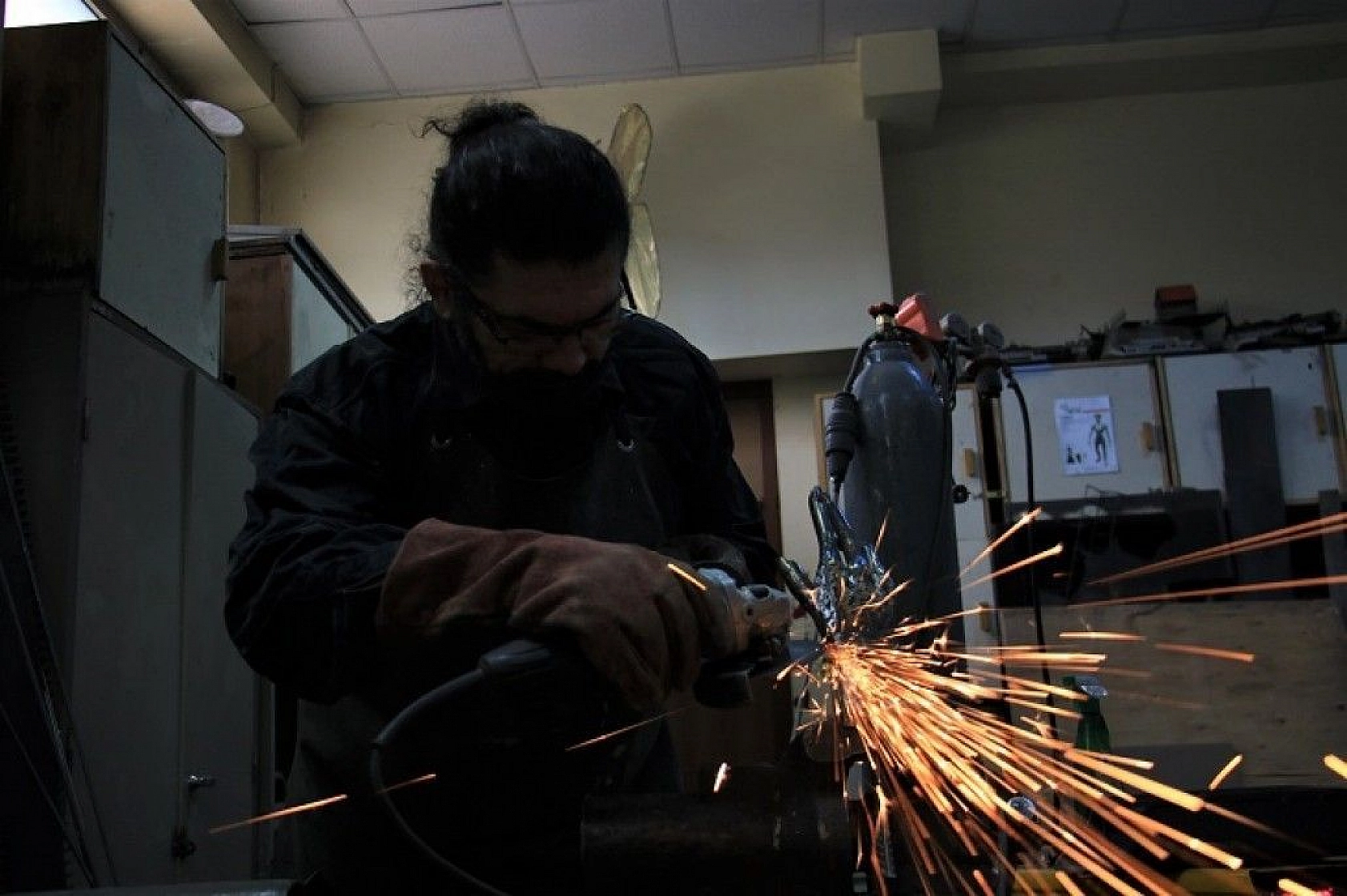 Her atık çöp değil, metali sanata çeviren 'Demir Adam'