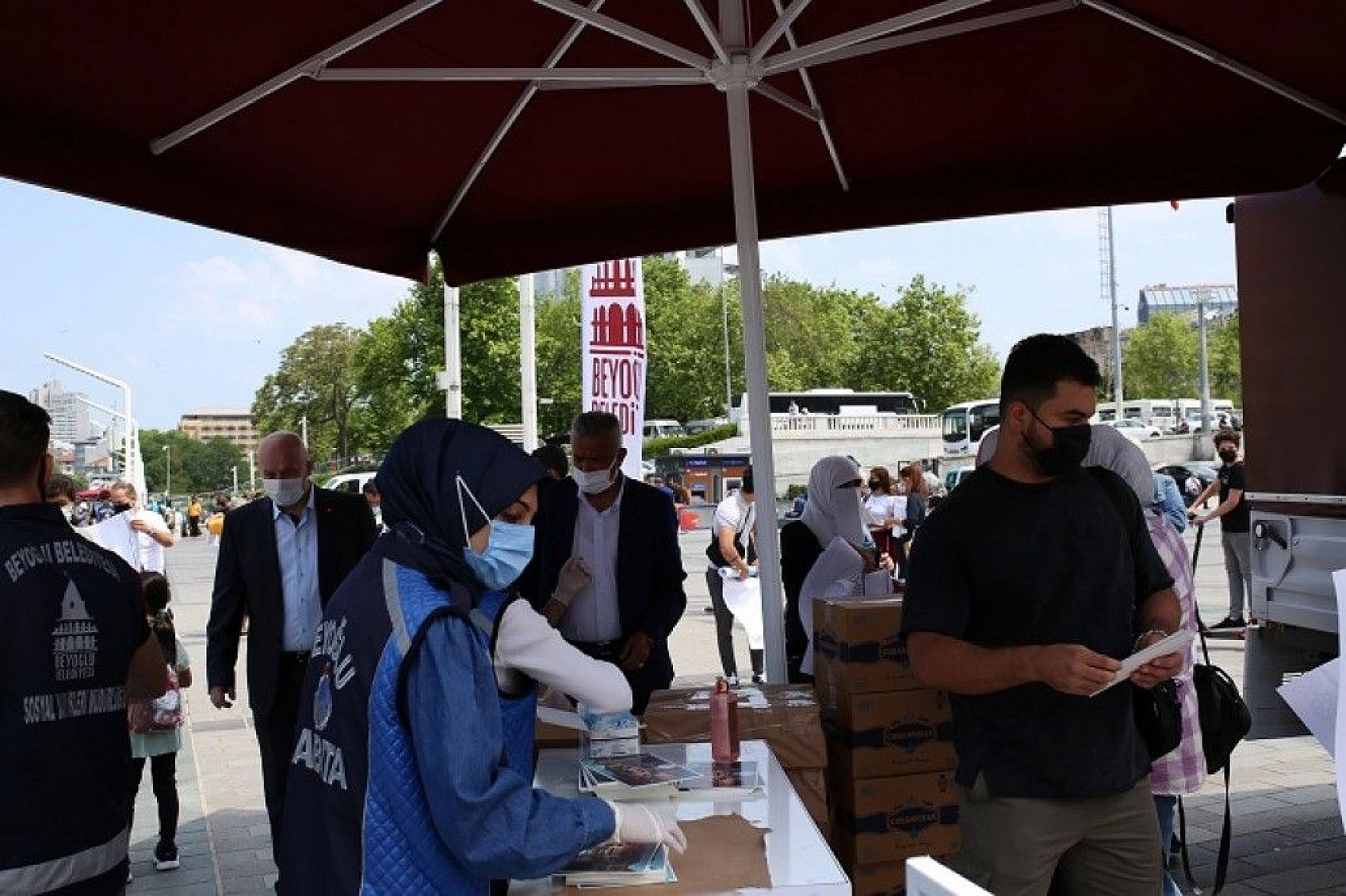 Taksim Camii ibadete açıldı