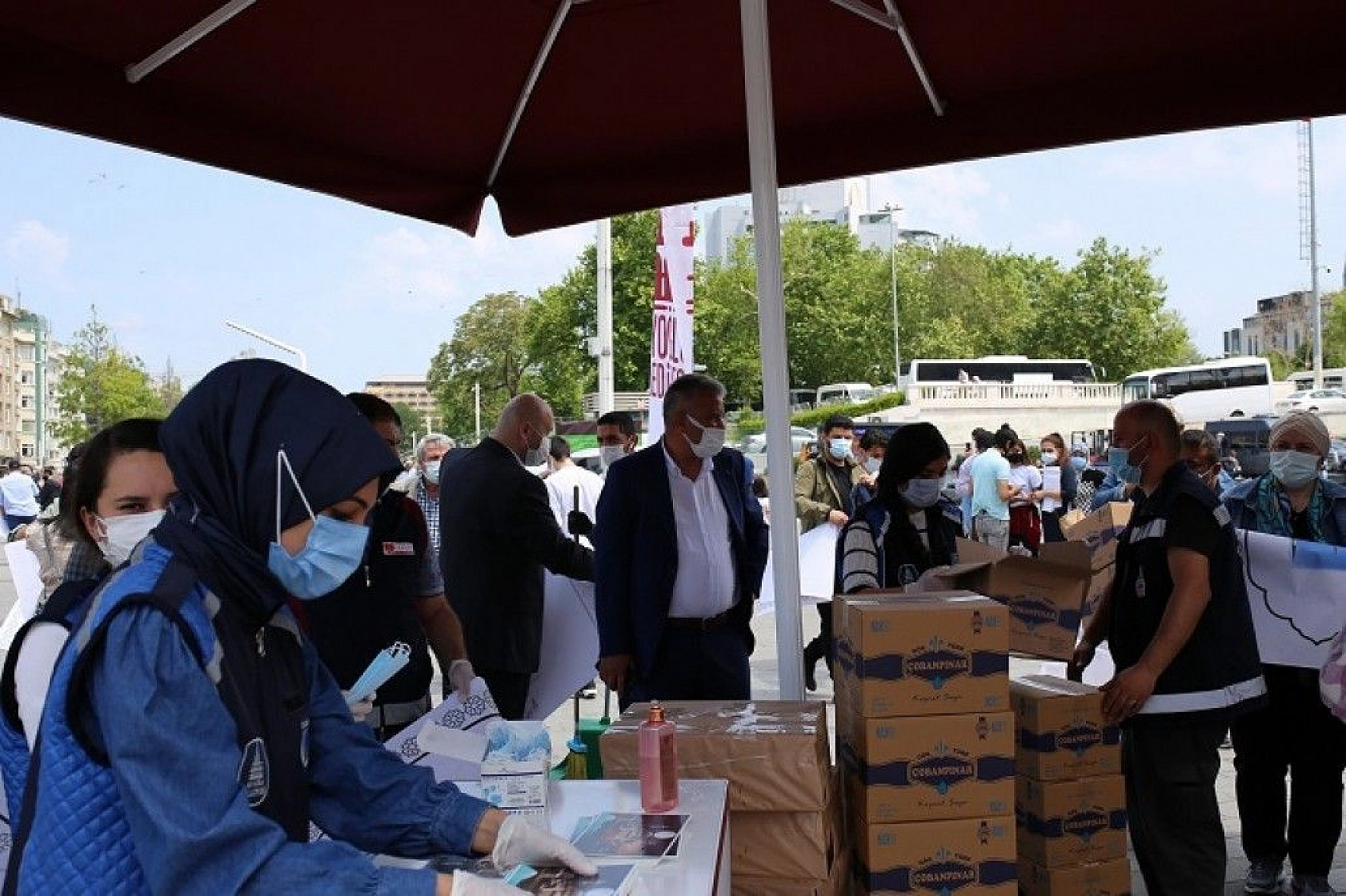 Taksim Camii ibadete açıldı