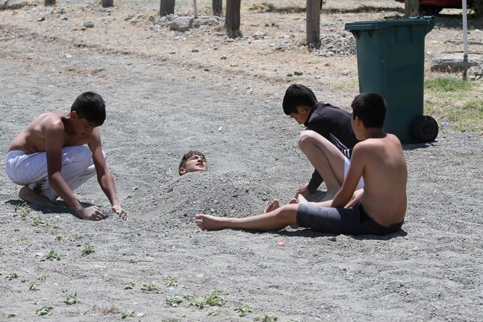 Doğunun gizli denizi Hazar Gölü, misafirlerini ağırlamaya başladı