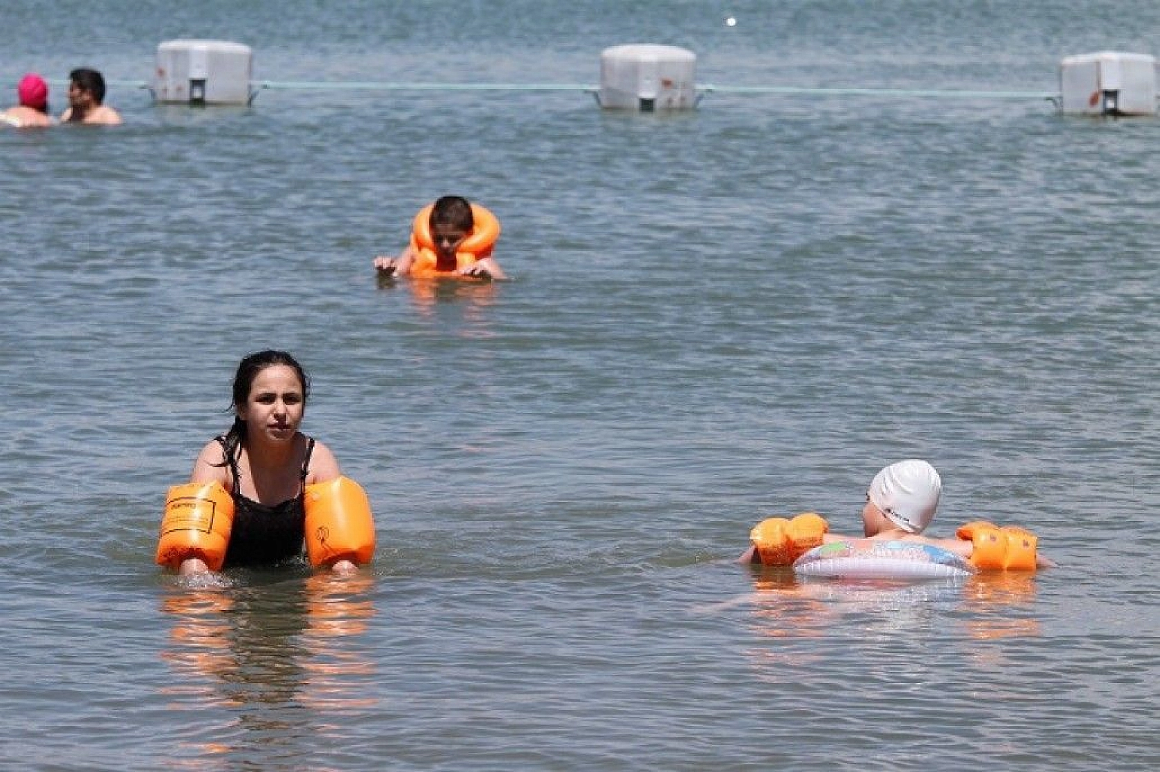 Doğunun gizli denizi Hazar Gölü, misafirlerini ağırlamaya başladı