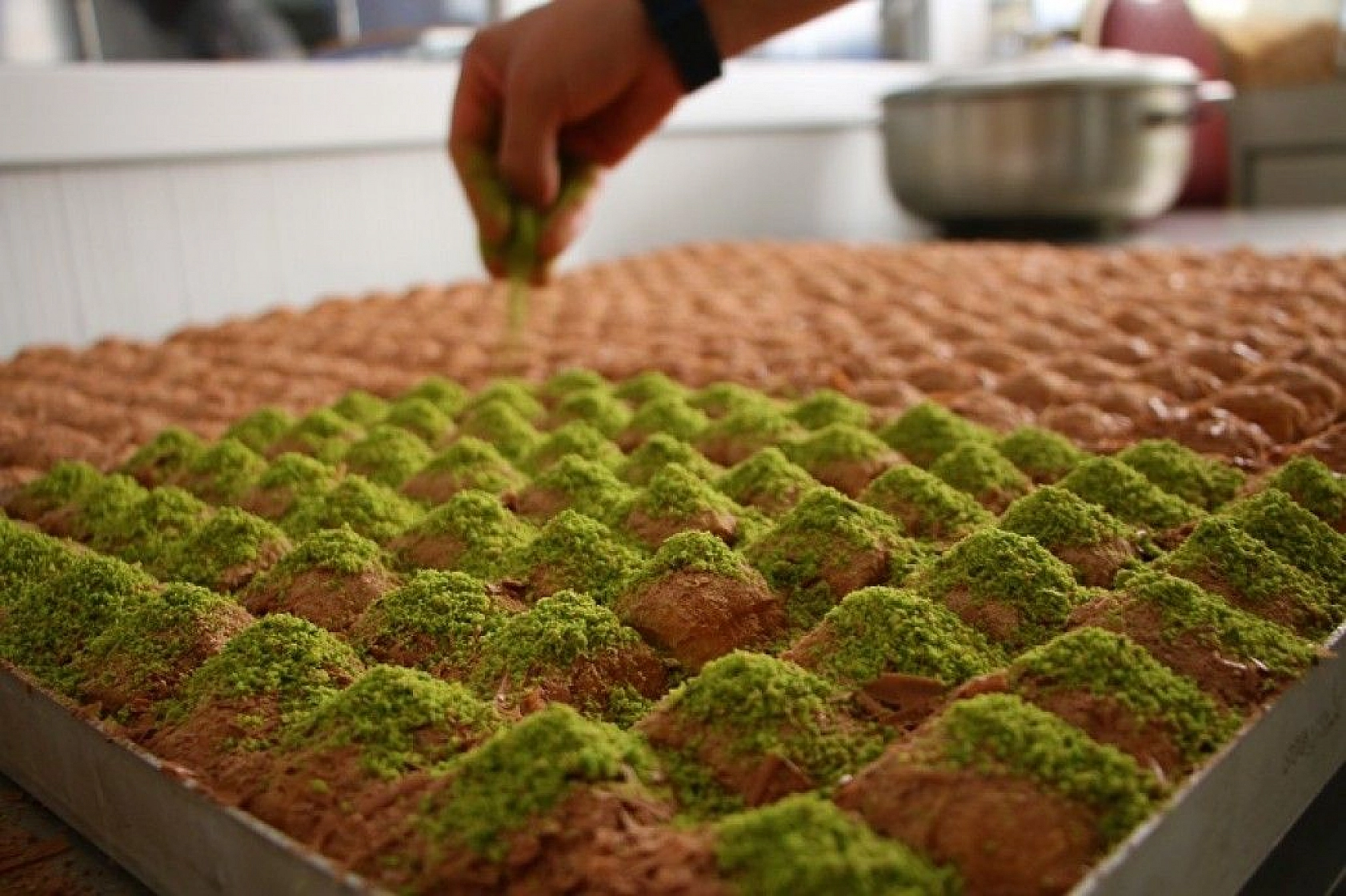 Elazığ'da tatlıcıların bayram yoğunluğu