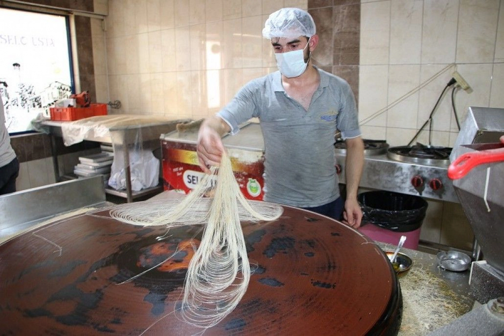 Elazığ'da tatlıcıların bayram yoğunluğu