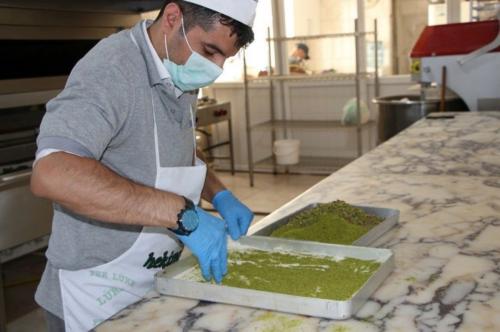 Elazığ'da tatlıcıların bayram yoğunluğu