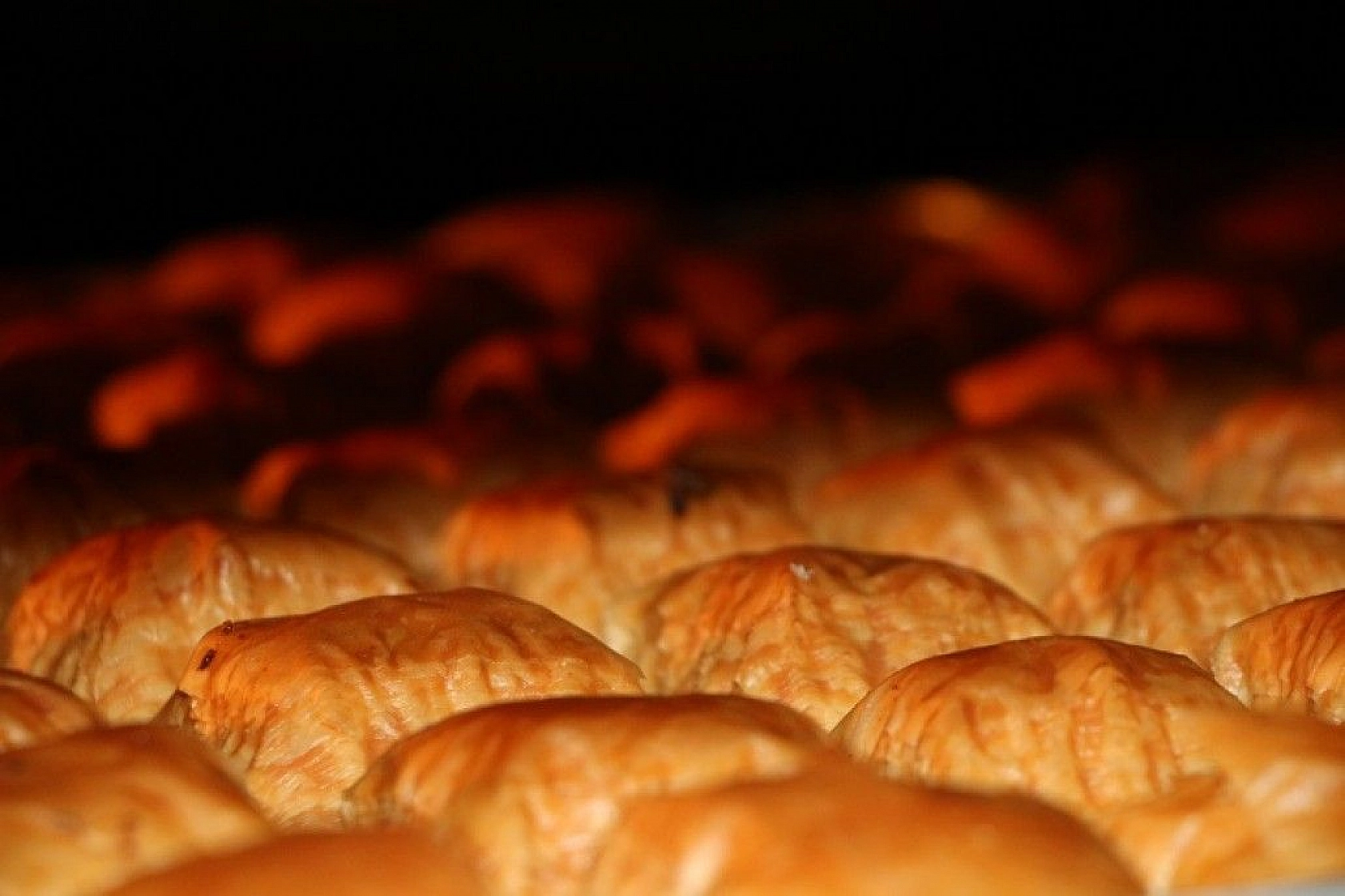 Elazığ'da tatlıcıların bayram yoğunluğu