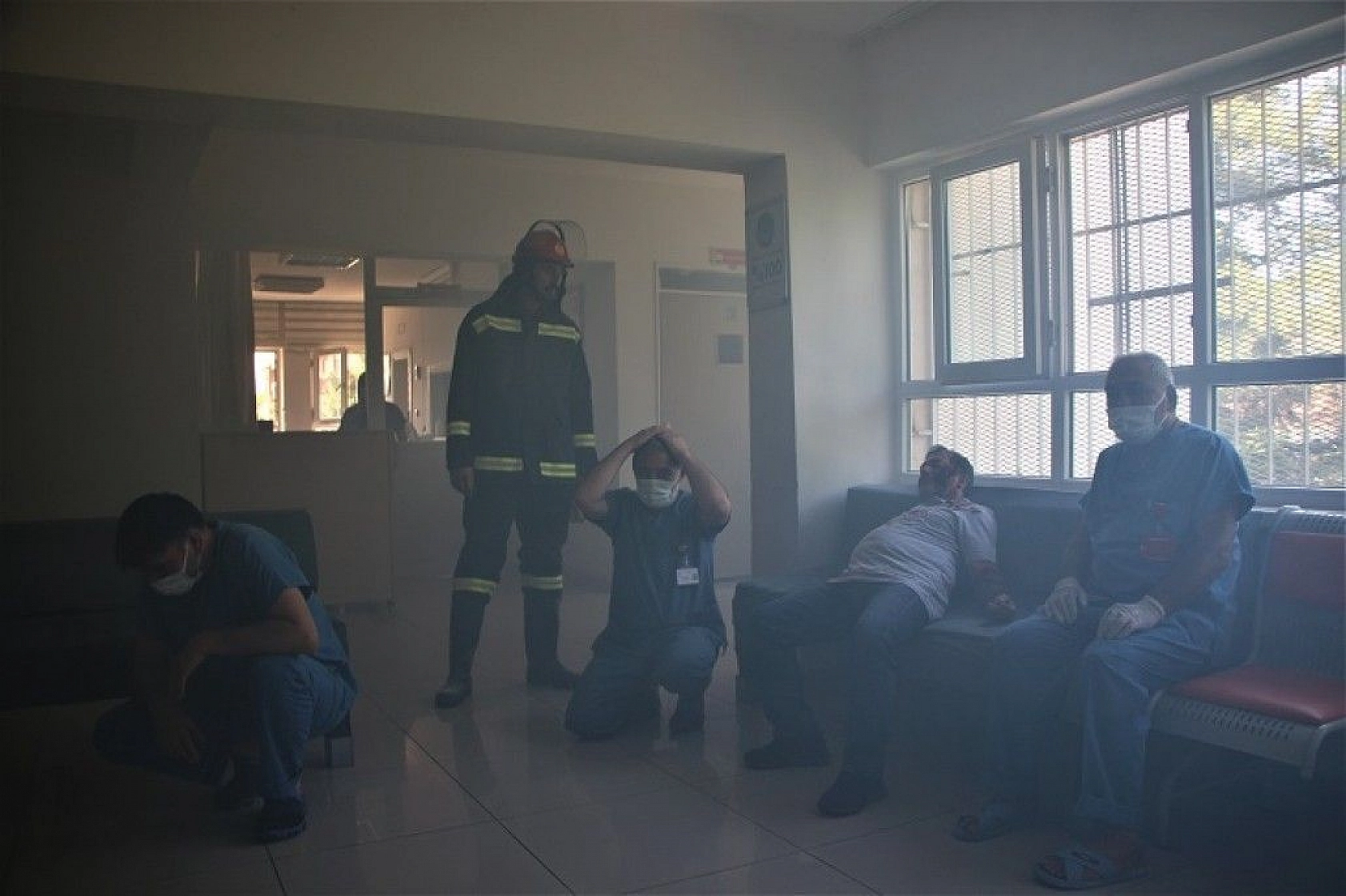 Elazığ'da deprem ve yangın tatbikatı nefes kesti