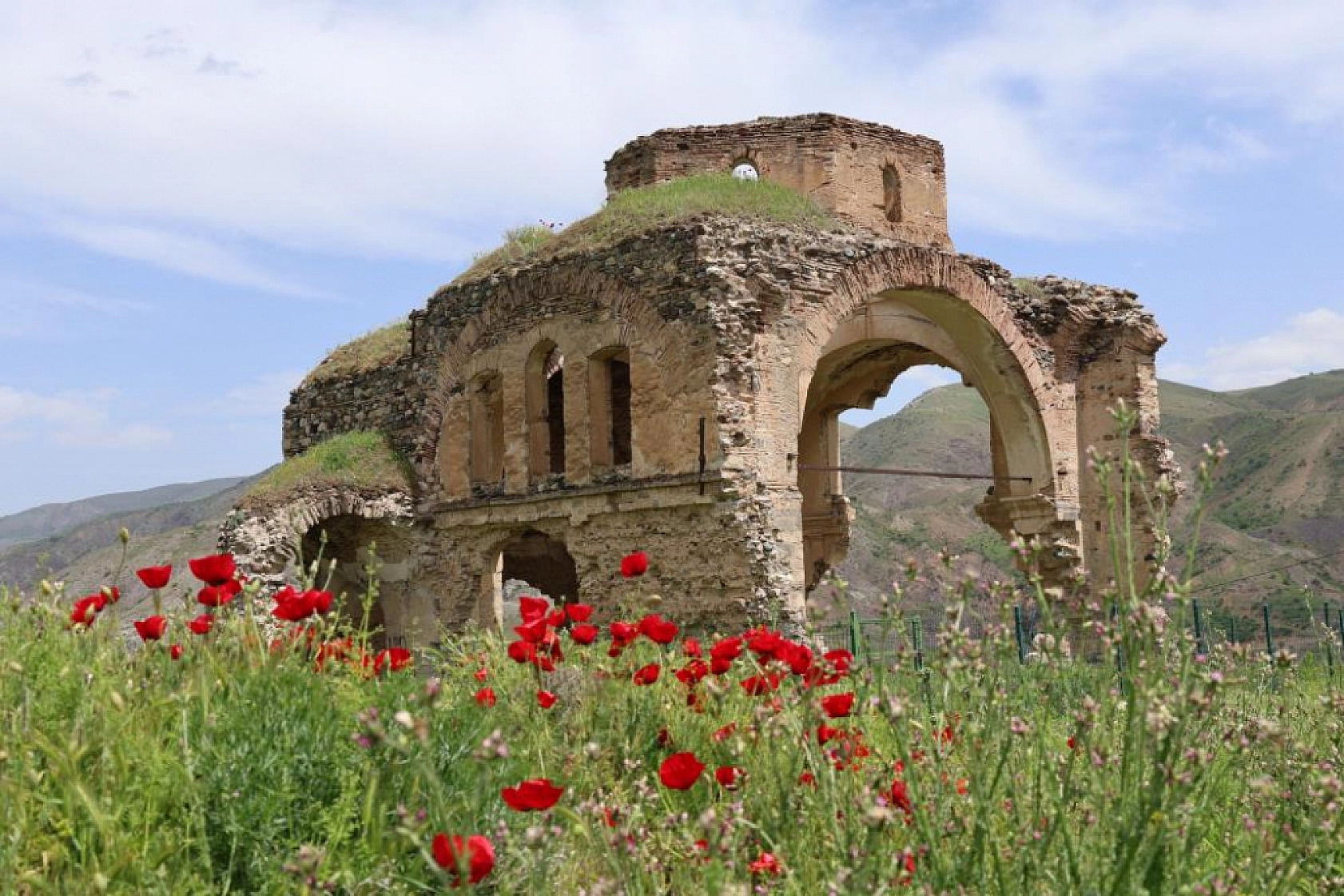 Palu'daki tarihi yapılar fotoğraf karelerine yansıdı