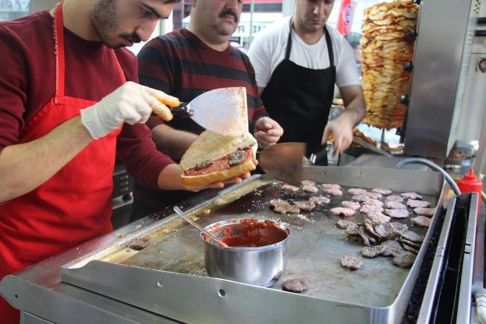 Elazığ'ın Damak Tadı 'Salçalı Köfte'