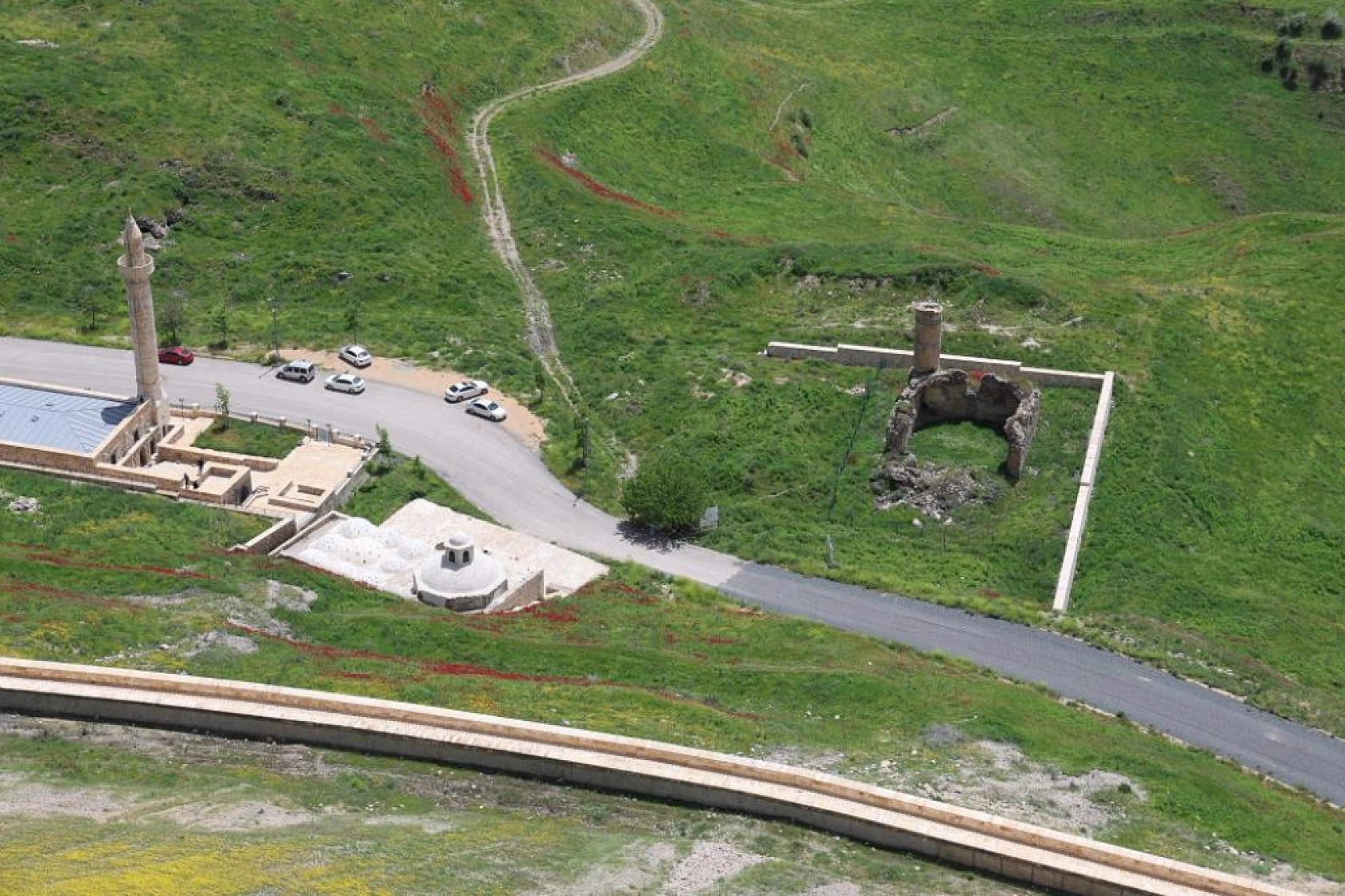 Palu'daki tarihi yapılar fotoğraf karelerine yansıdı