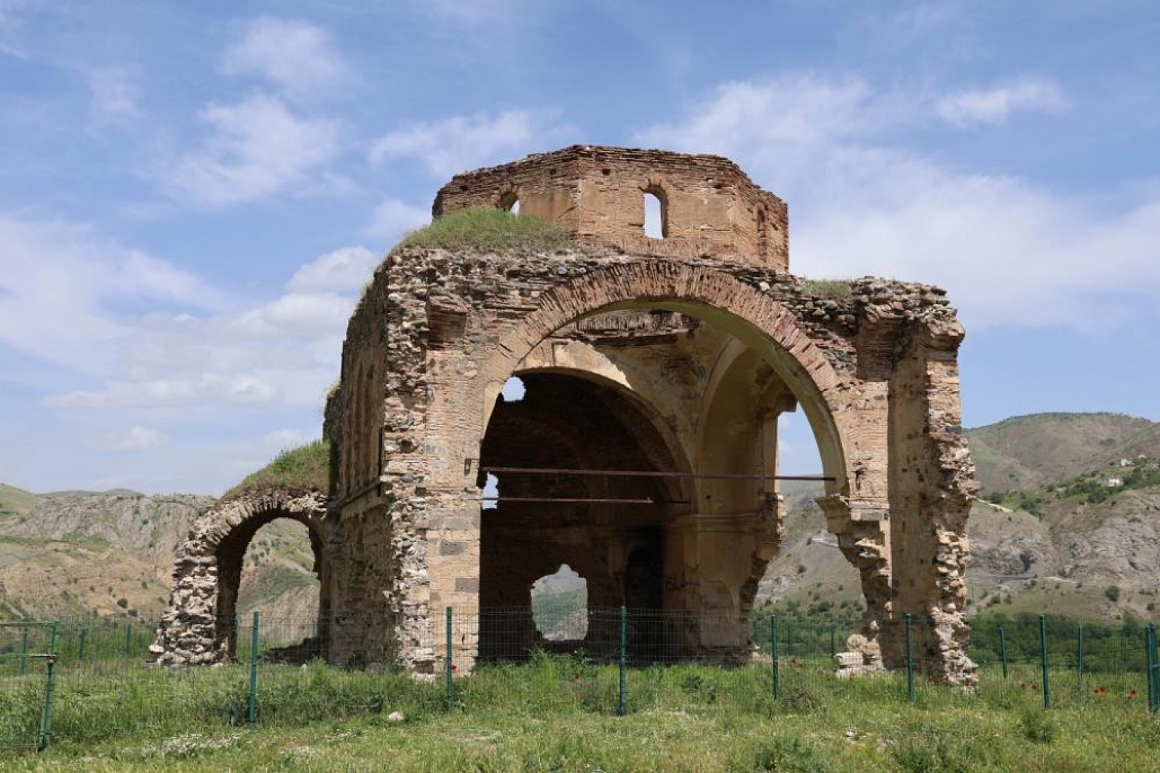 Palu'daki tarihi yapılar fotoğraf karelerine yansıdı