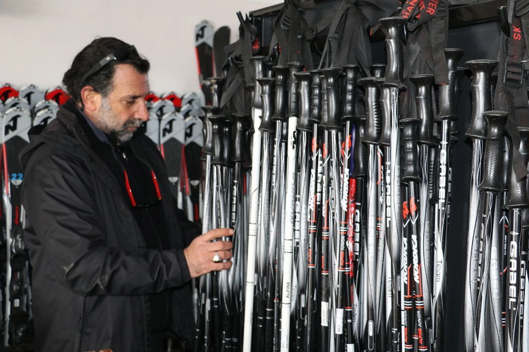 Göl manzaralı kayak merkezi sezona hazırlanıyor