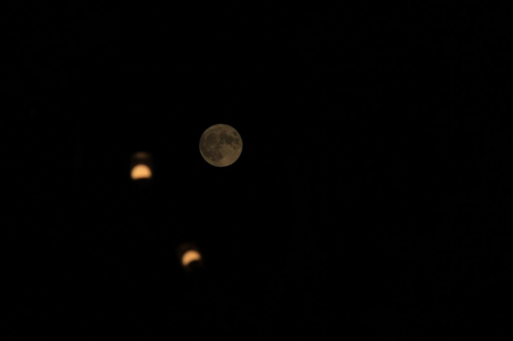 Elazığ'da Kartpostallık Süper Ay Manzarası