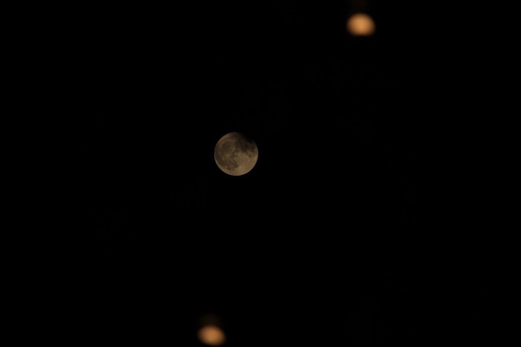 Elazığ'da Kartpostallık Süper Ay Manzarası