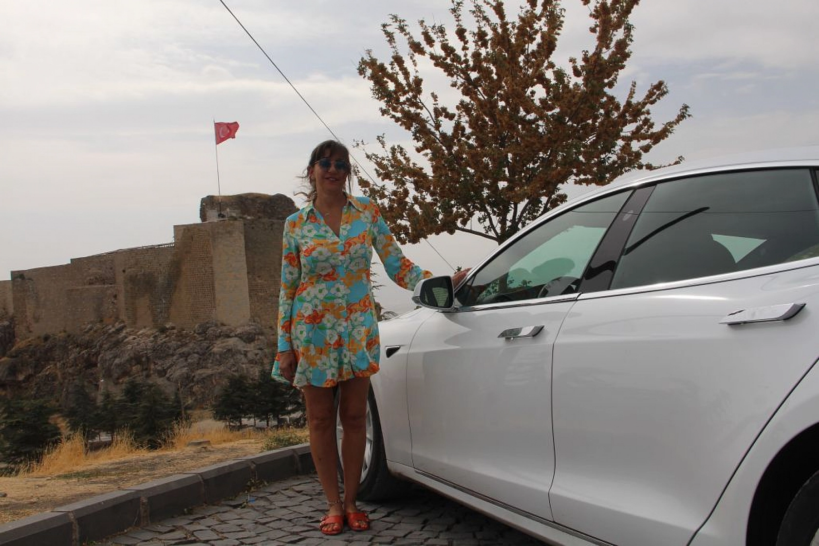 Elektrikli aracıyla İsviçre'den yola çıktı, 23 günde 46 il gezdi