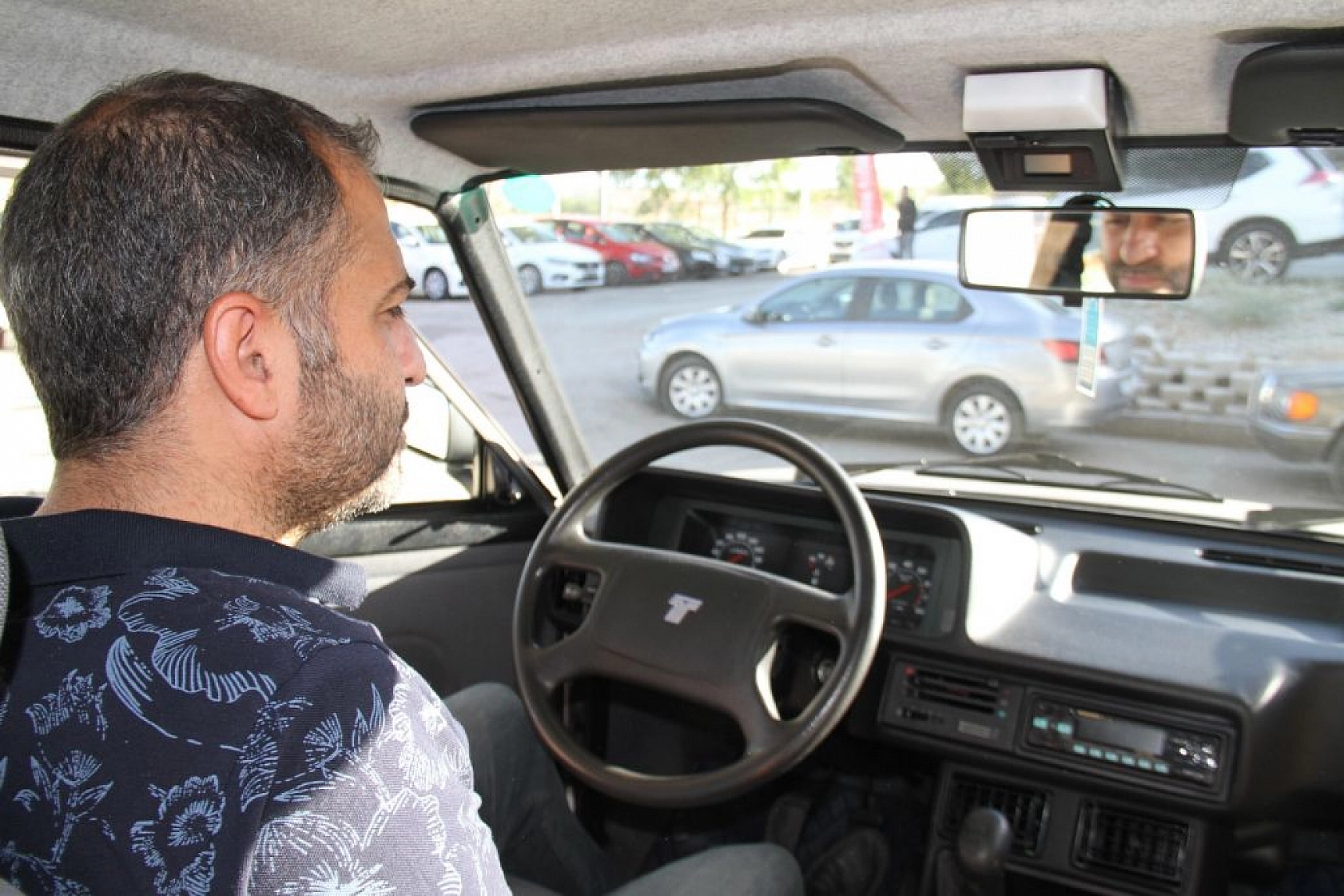 13 bin kilometredeki 2000 model 'Şahini'ne gözü gibi bakıyor