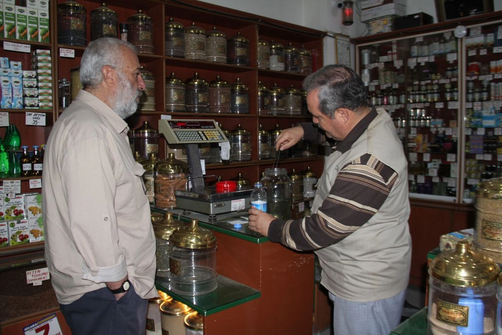 Bu aile 3 kuşaktır Elazığ'a şifa dağıtıyor