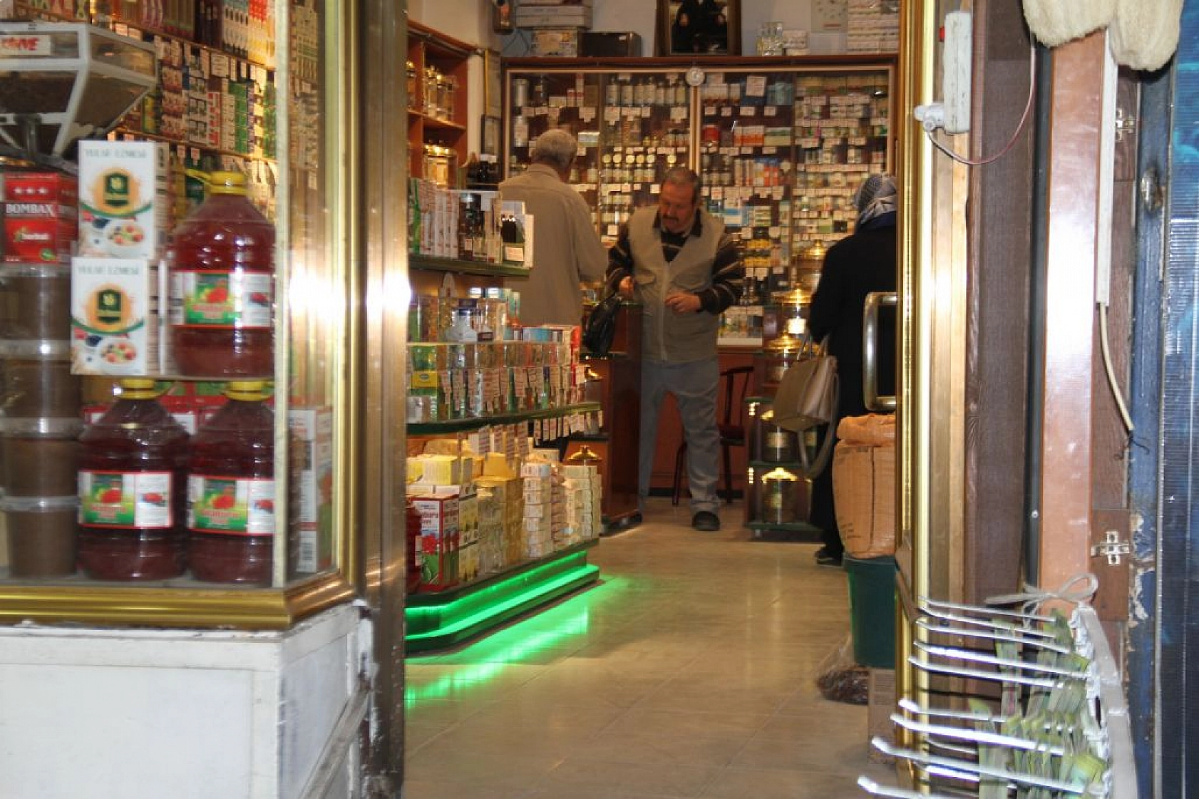 Bu aile 3 kuşaktır Elazığ'a şifa dağıtıyor