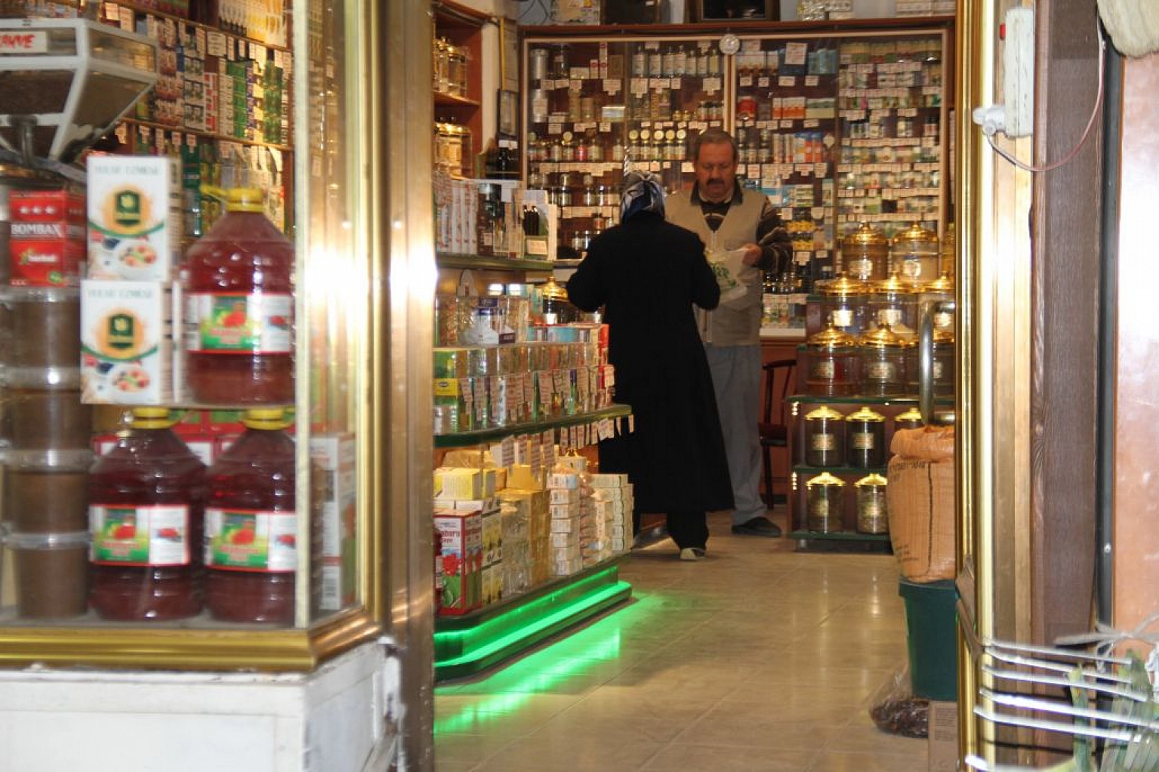 Bu aile 3 kuşaktır Elazığ'a şifa dağıtıyor