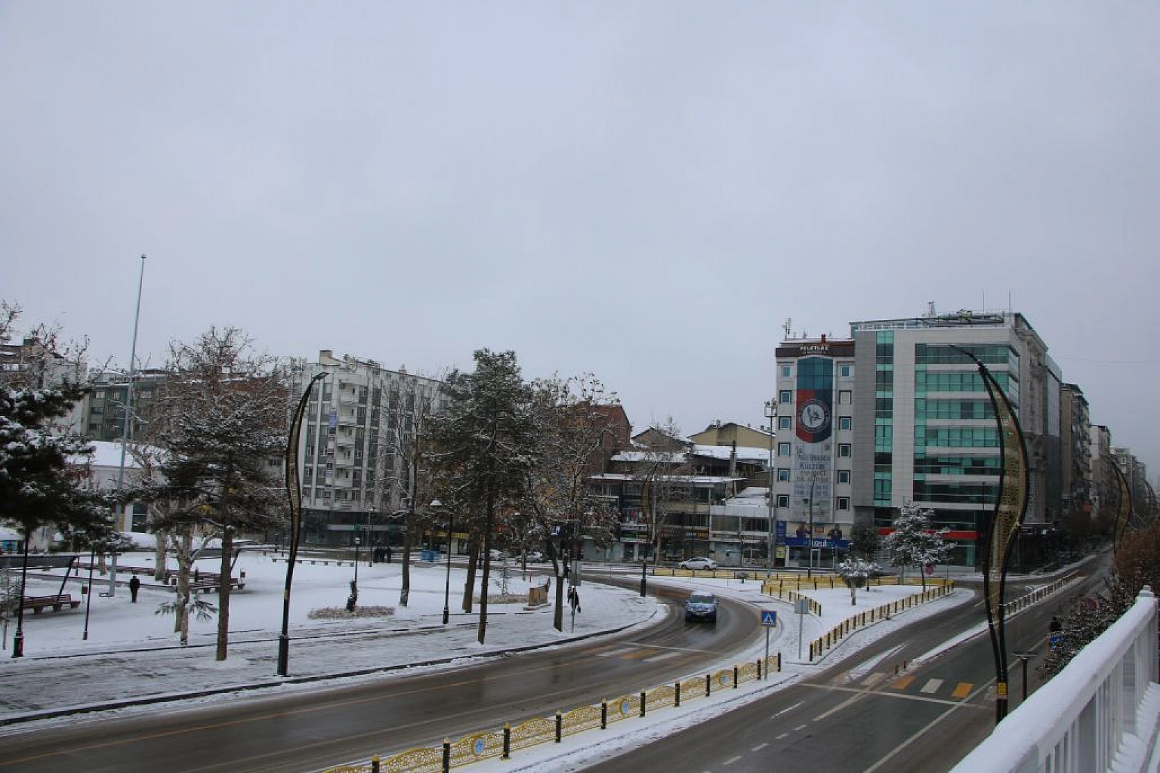 Elazığ'da kar kartpostallık görüntüler oluşturdu