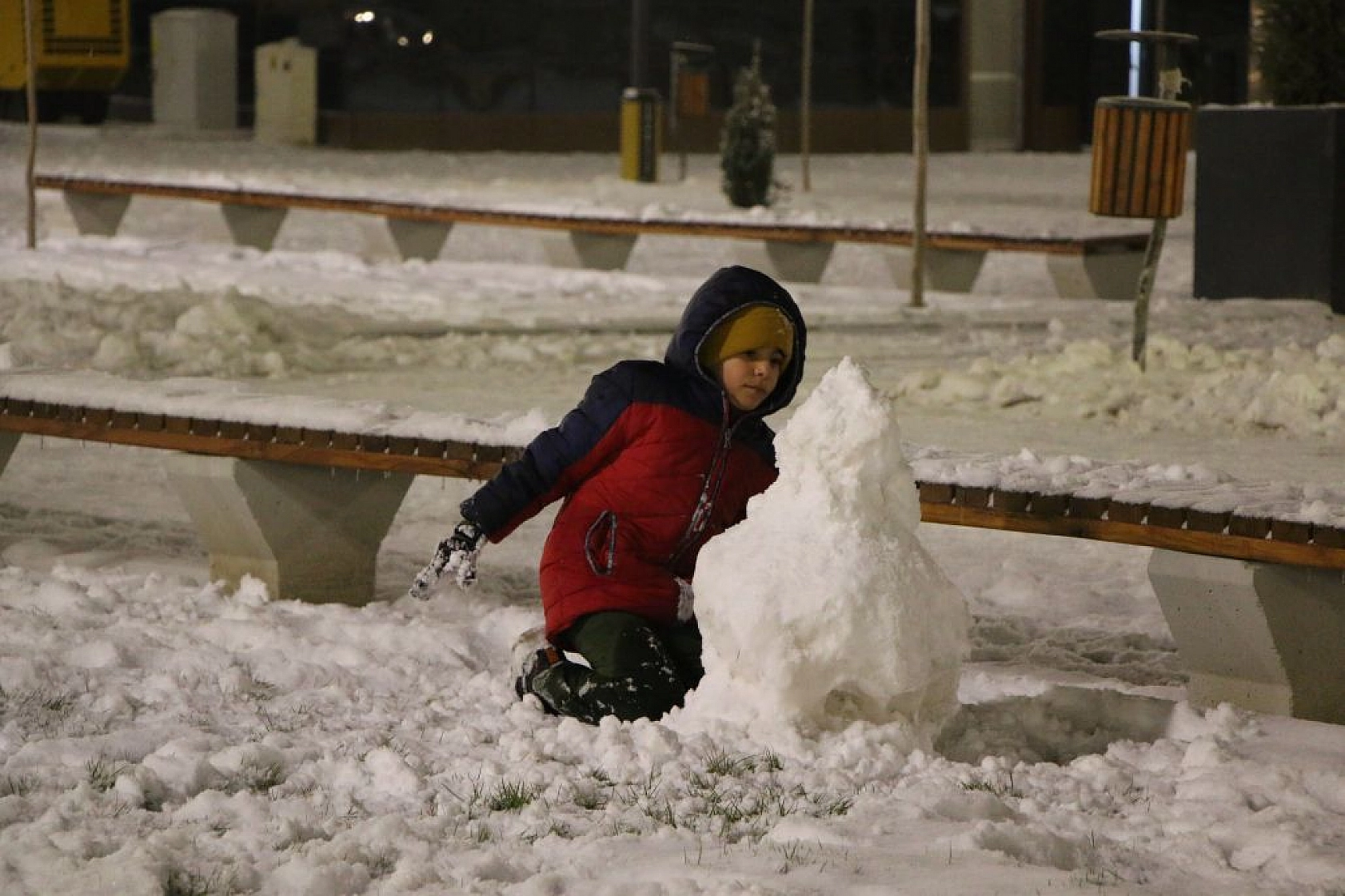 Elazığ'da kar kartpostallık görüntüler oluşturdu