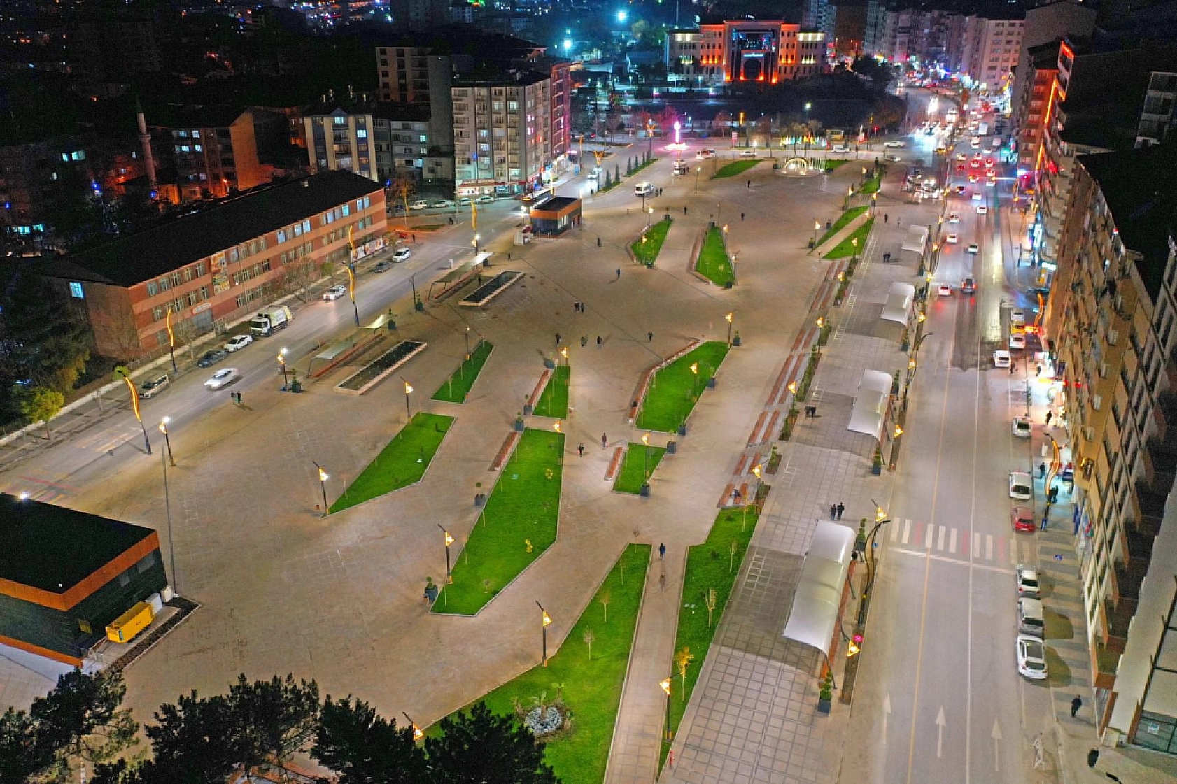 Cumhuriyet Meydanı'na Vatandaşlardan Tam Not