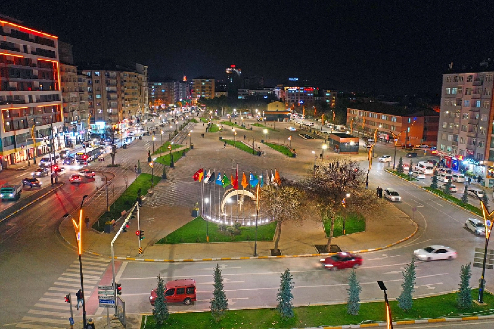 Cumhuriyet Meydanı'na Vatandaşlardan Tam Not