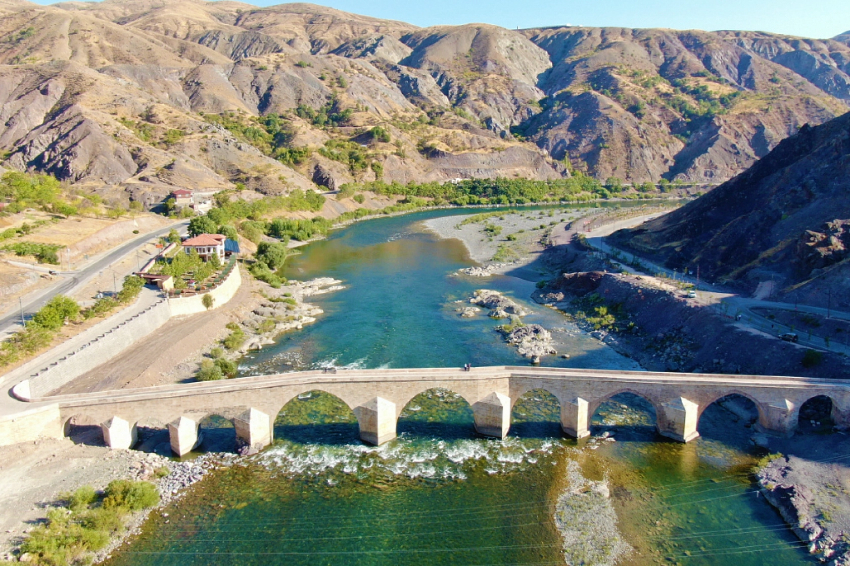 Elazığ'da Akıllara Durgunluk Veren Köy: Kimse Bilmiyor Ama Bünyesinde Neler Var Neler