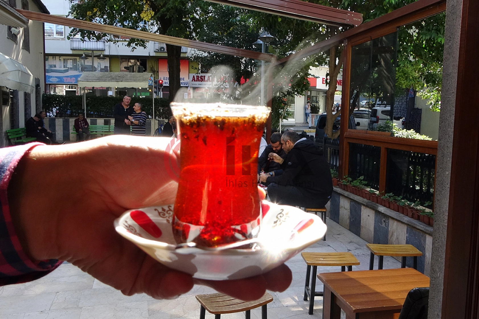 Elazığlılar Dikkat, Çay Değil Zehir İçiyor Olabilirsiniz!