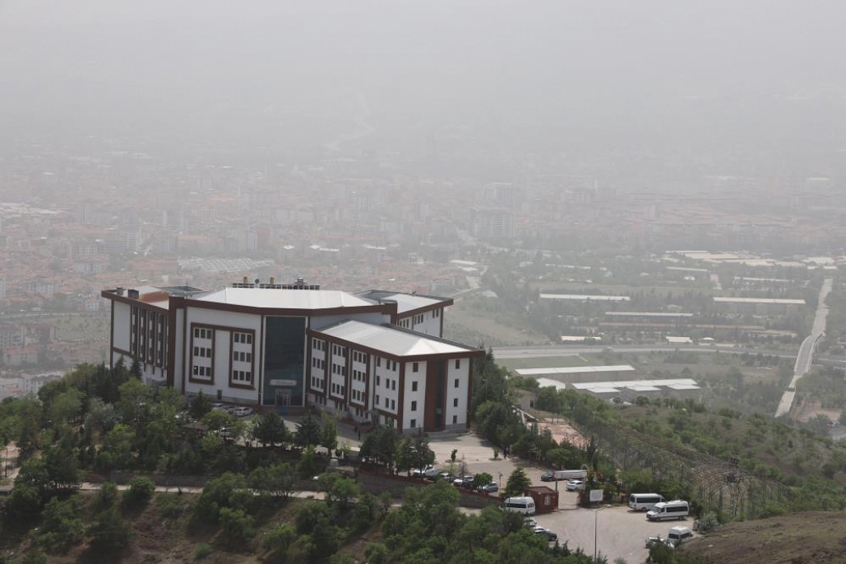 Elazığ'ı Bir Haftadır Terk Etmedi!