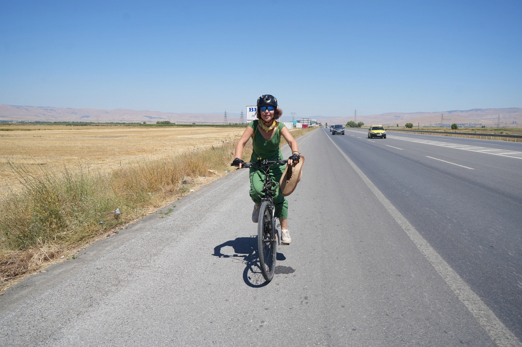 Yalova'dan Bisikletiyle Yola Çıktı, Elazığ Tunceli Ve Bingöl'ü Gezdi, Son Durağı Muş Oldu