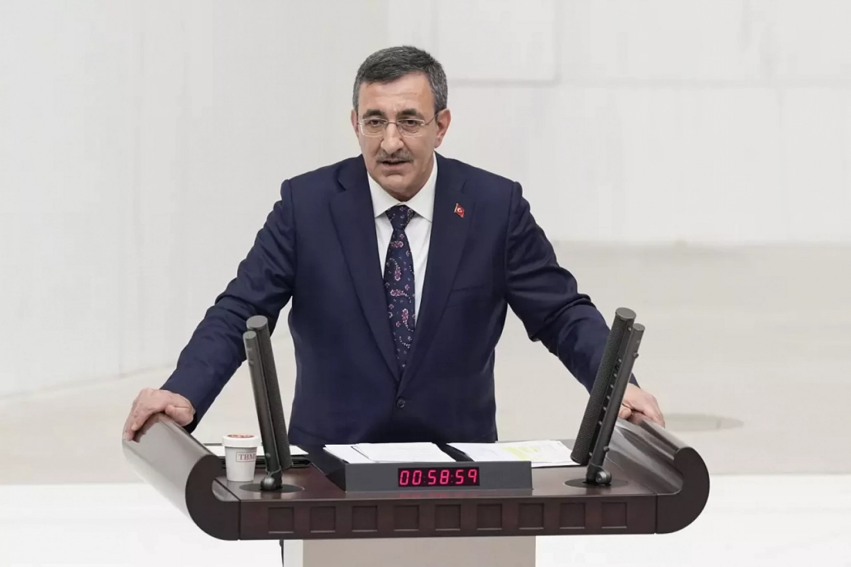 Vatandaşlık maaşı için tarih belli oldu! Pilot uygulama gelecek yıl başlıyor... İşte detaylar...