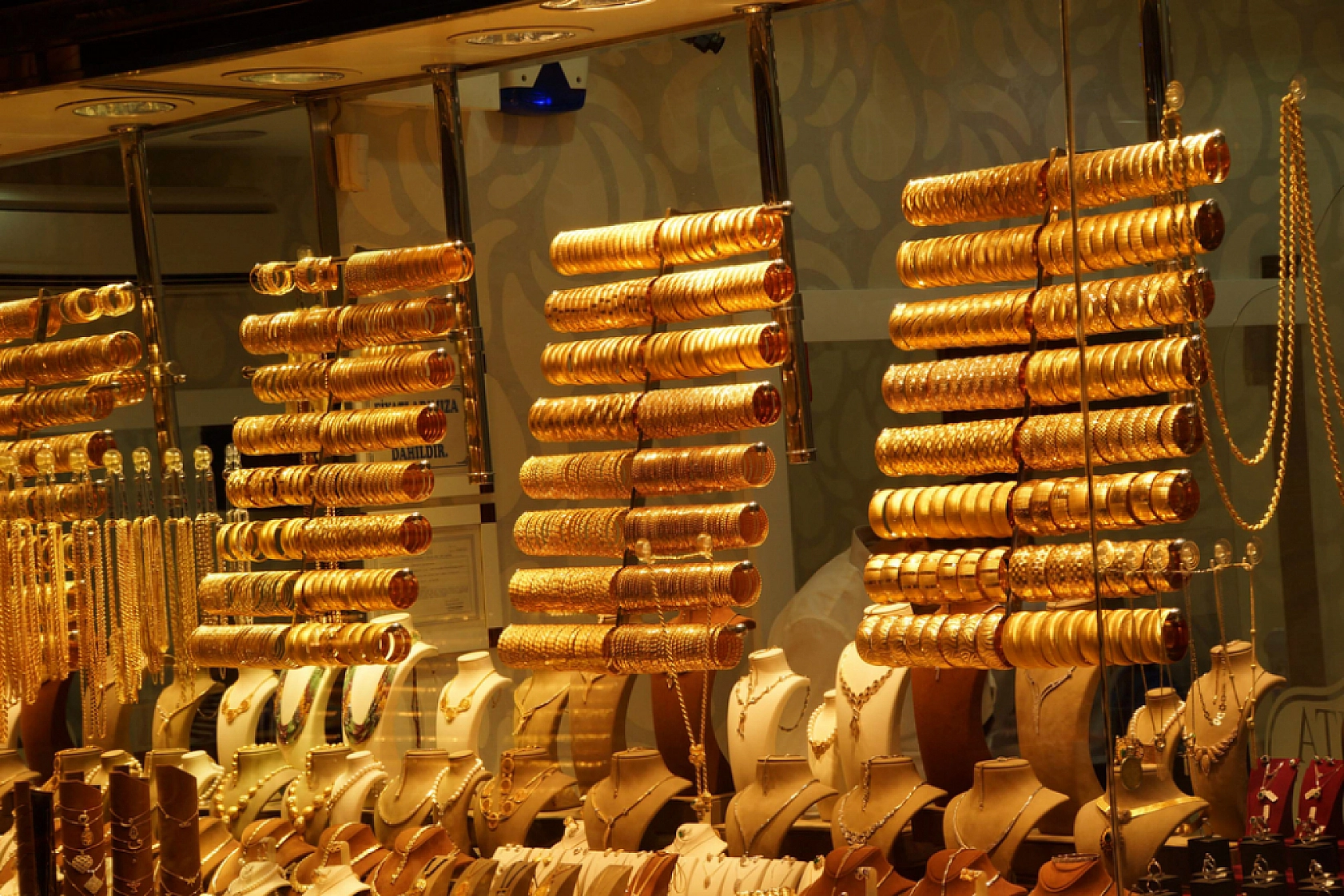 Altın için uyarı geldi! Uzmanı tek tek açıkladı…