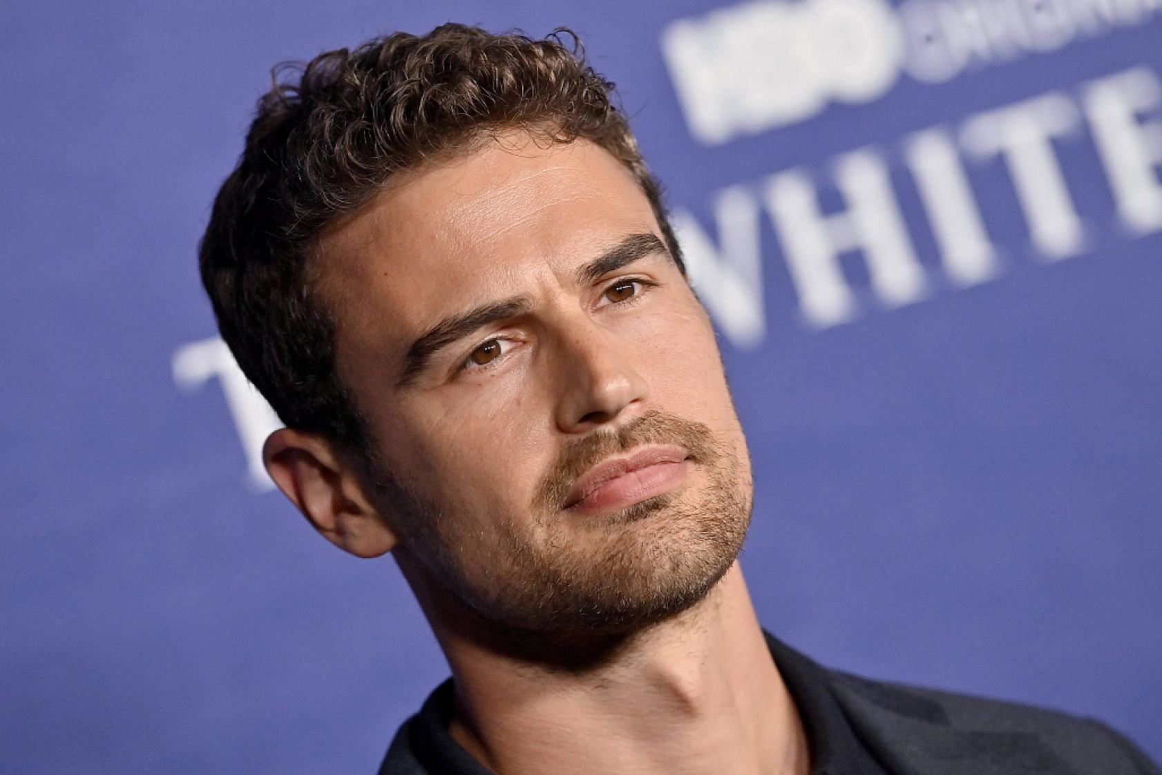 Theo James İstanbul'da mı? Theo James ziyaretinin perde arkası